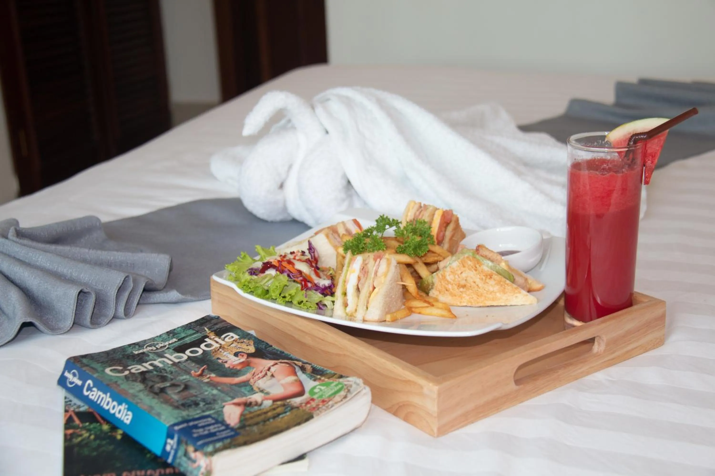 Property building, Bed in White Corner Hotel