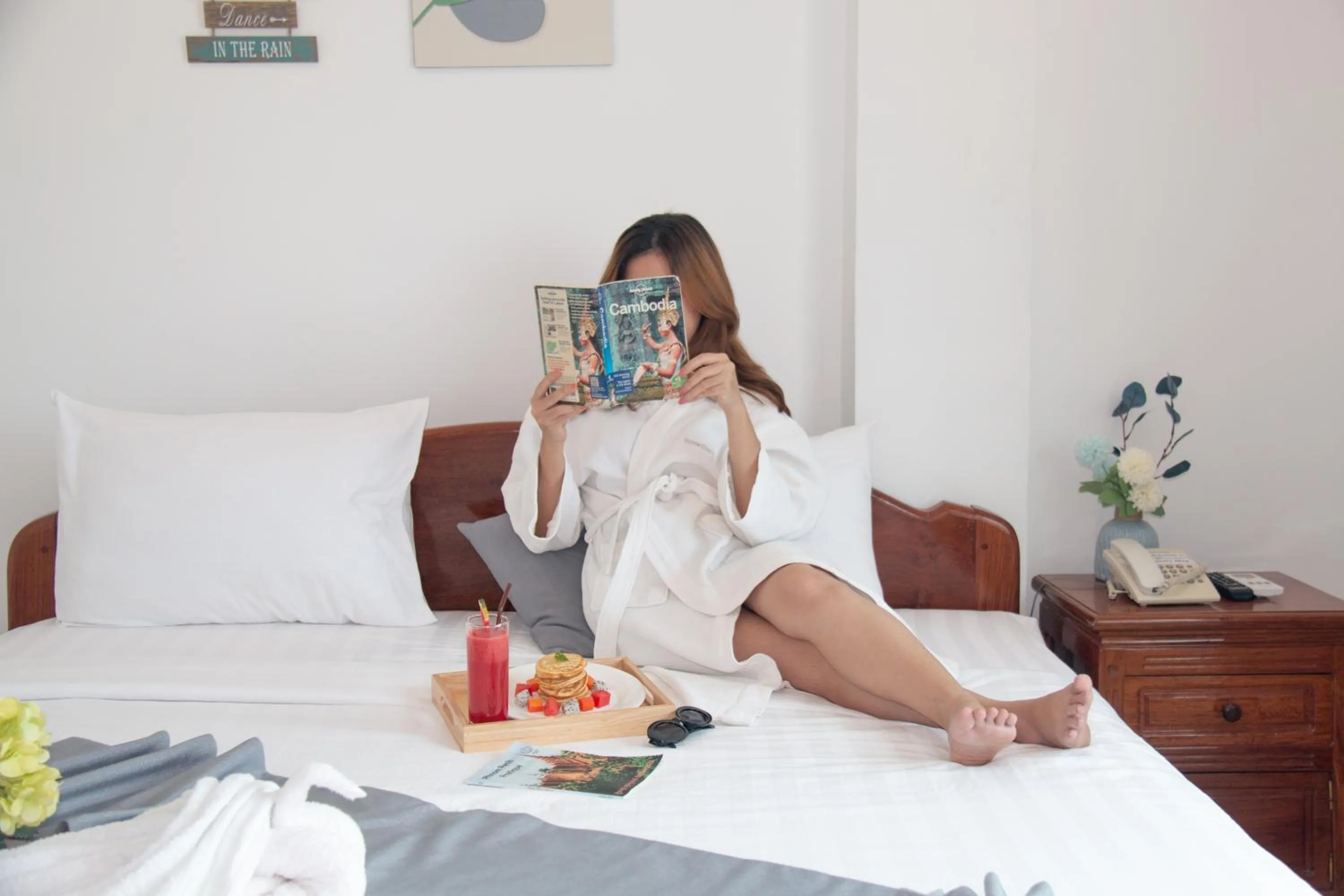 Property building, Bed in White Corner Hotel