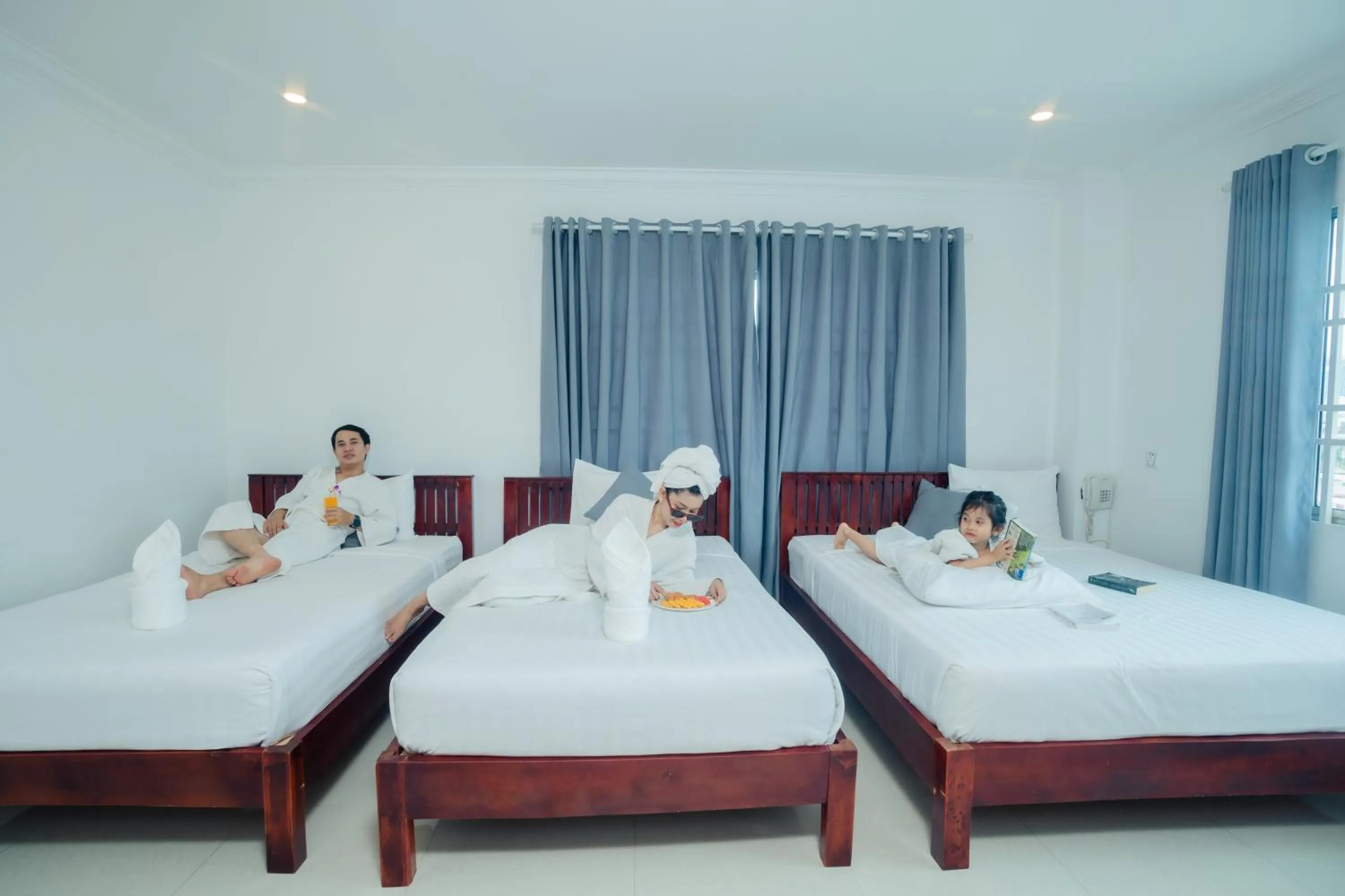 Bed in White Corner Hotel