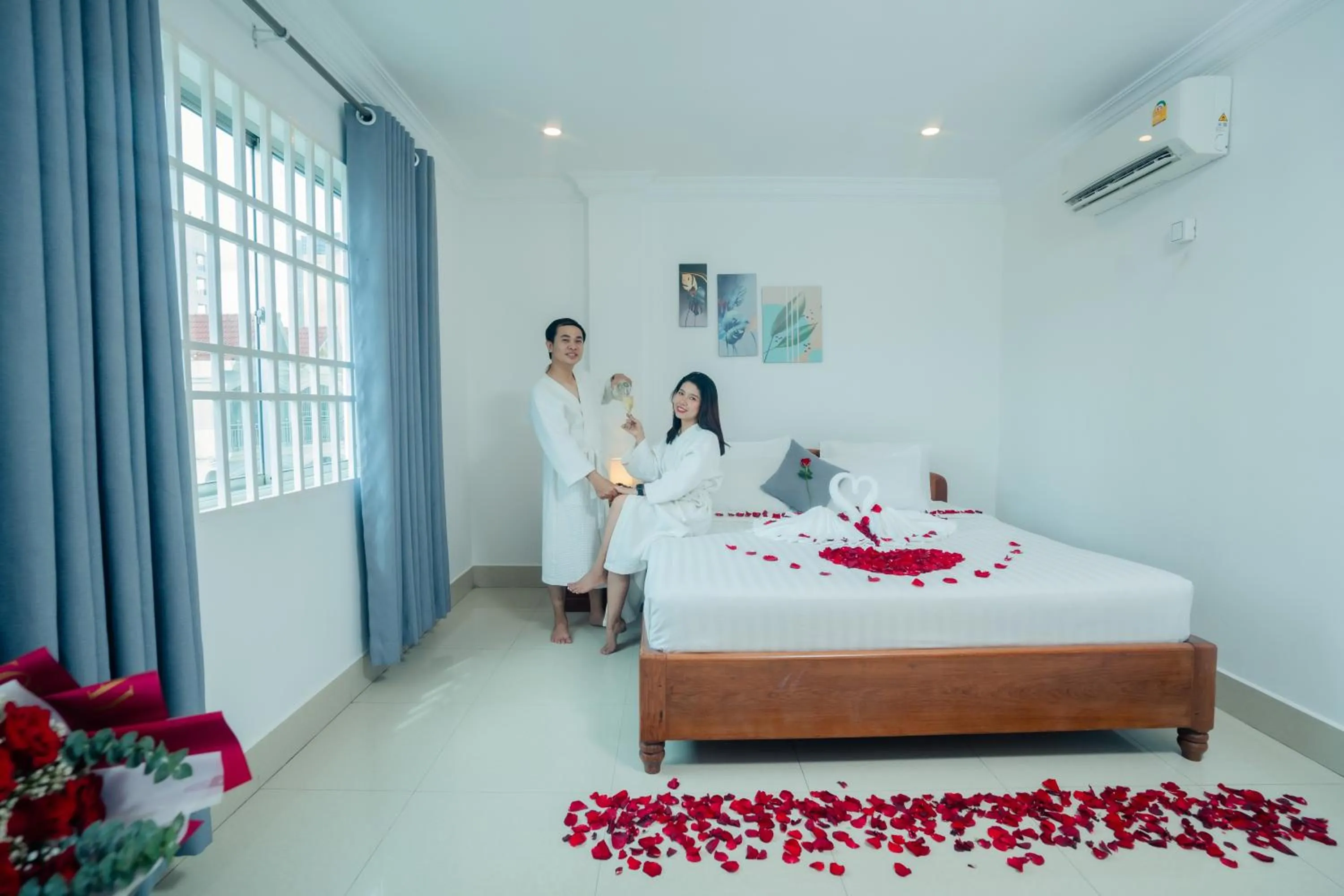 View (from property/room), Bed in White Corner Hotel