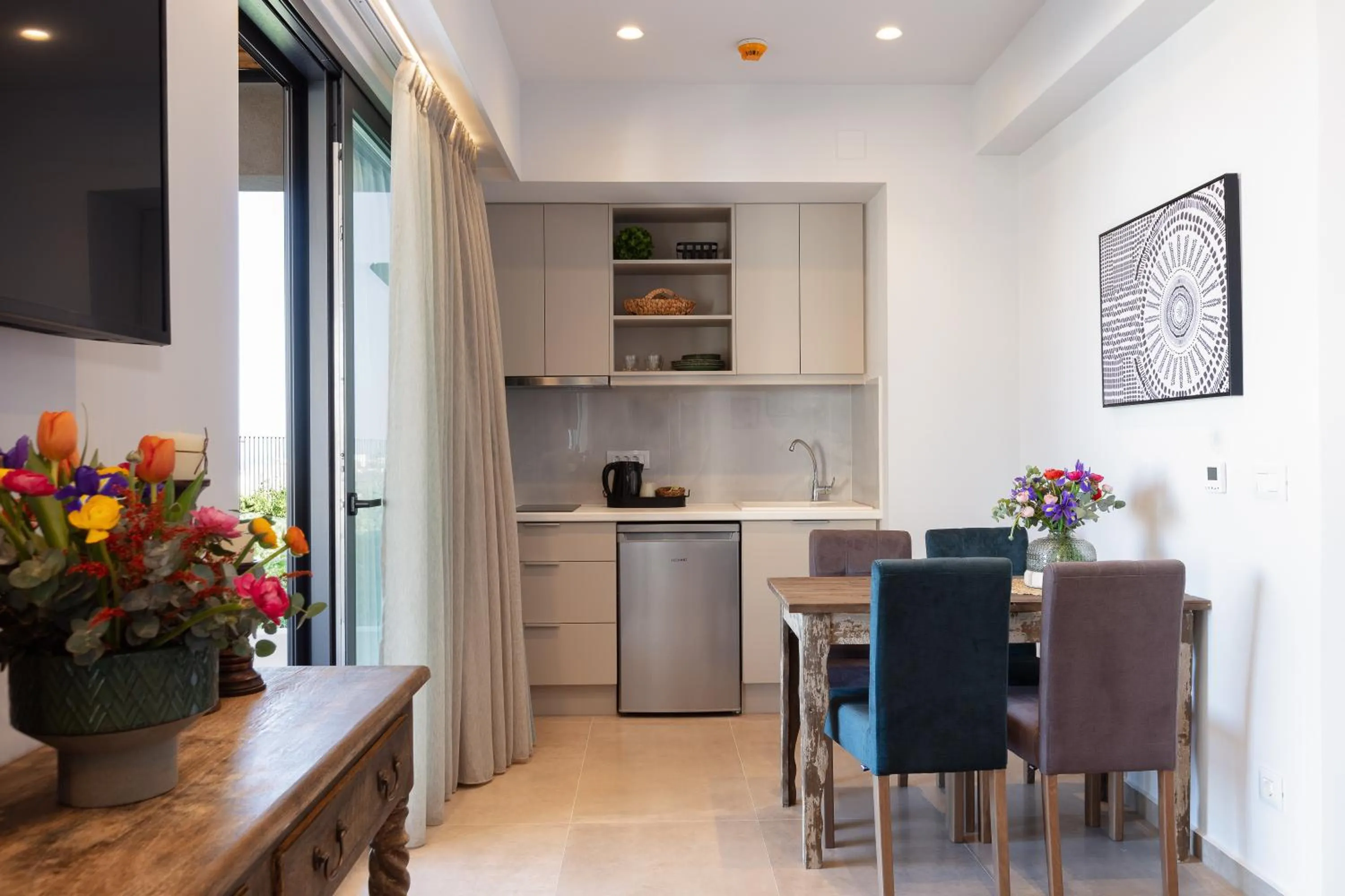 Lines Concept Accommodation