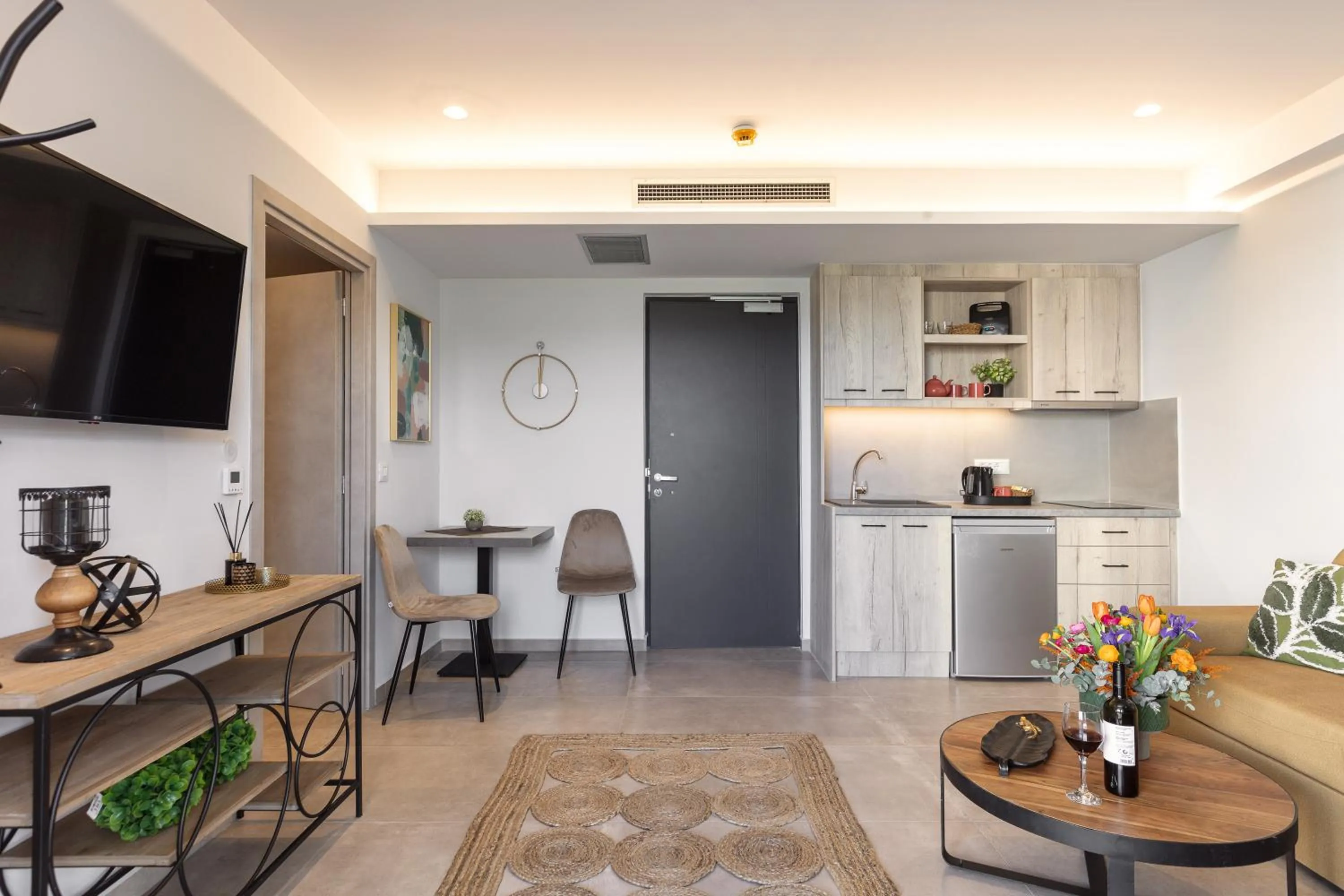 Lines Concept Accommodation