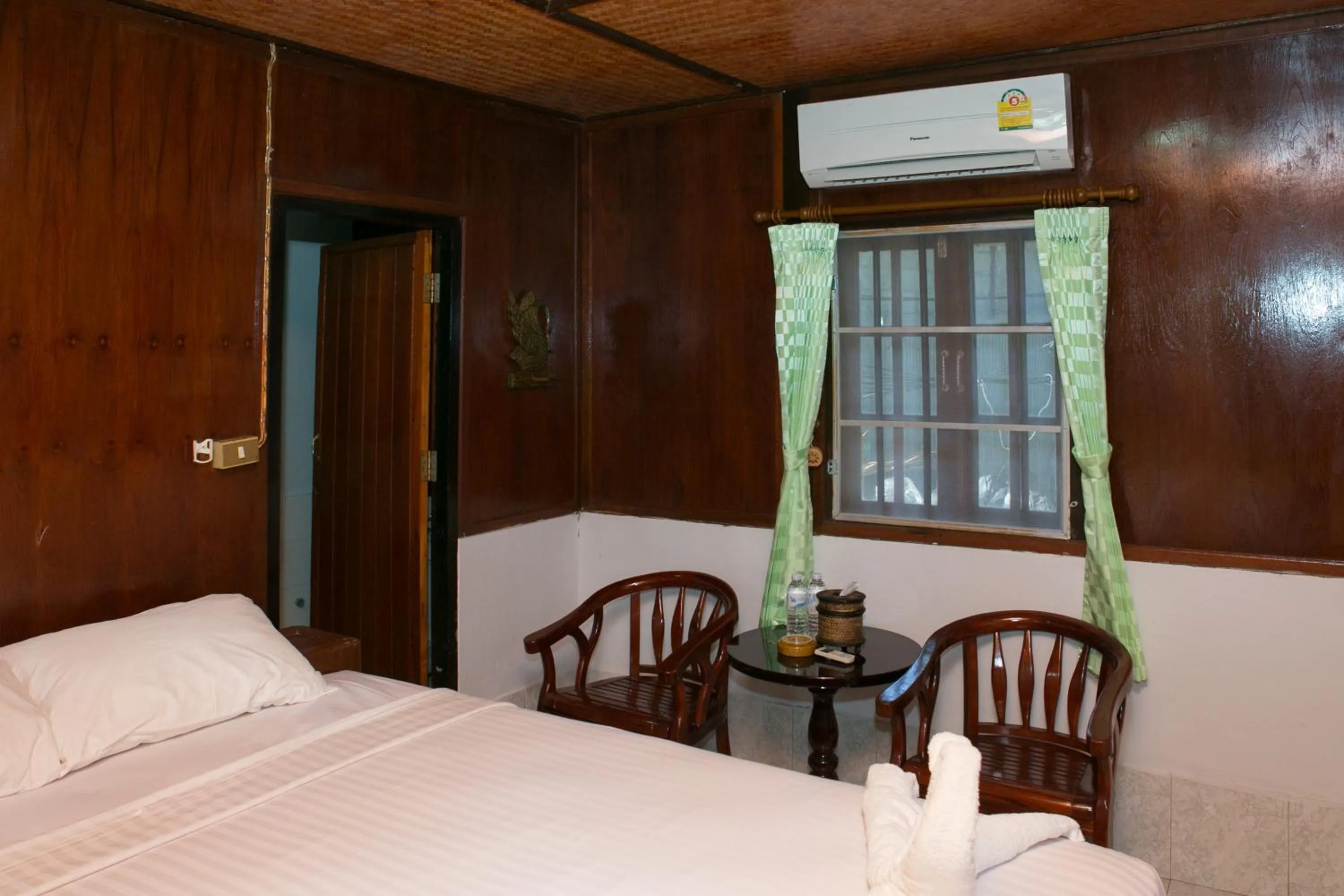 Bed in Haadrin Resort