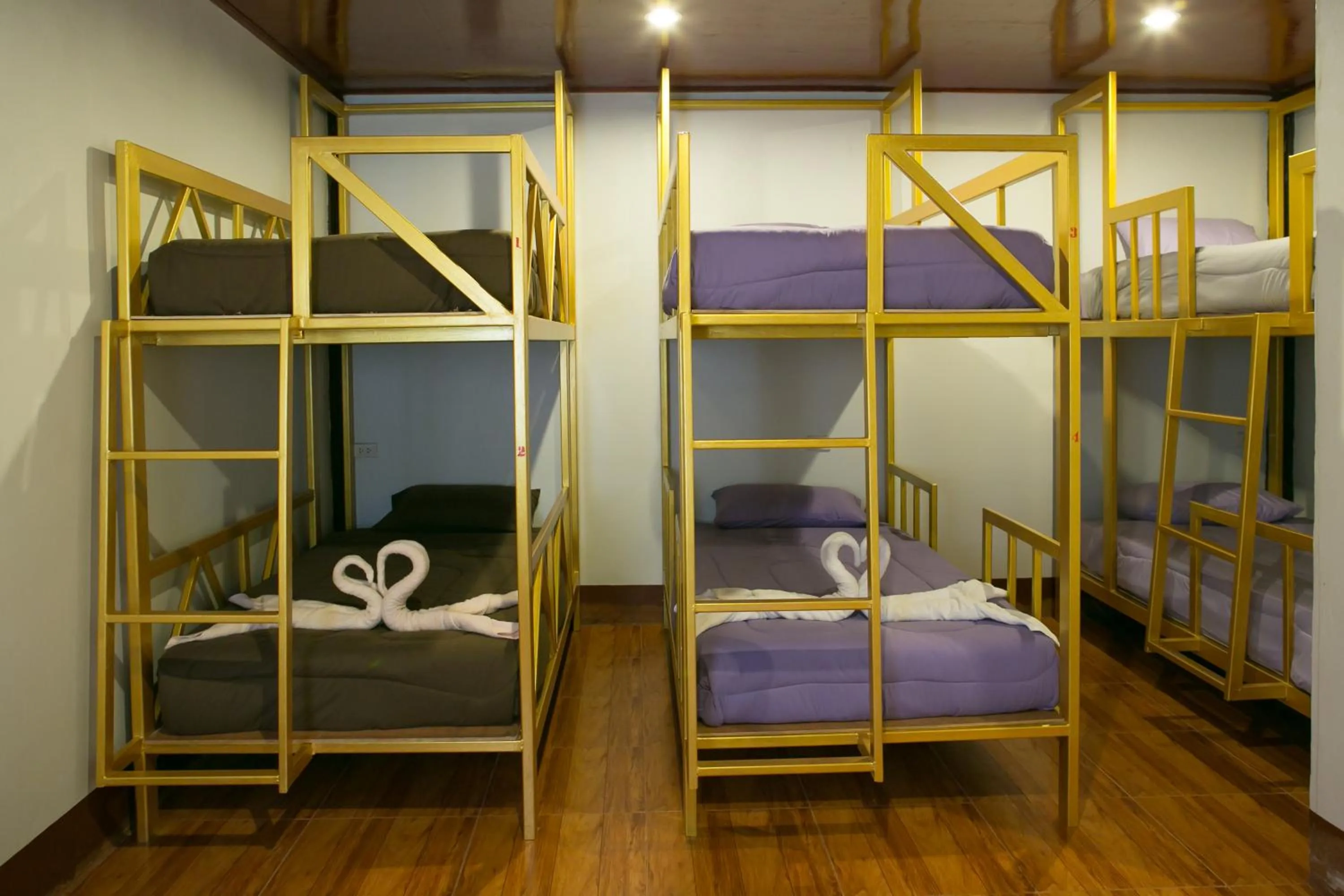 Bed in Haadrin Resort