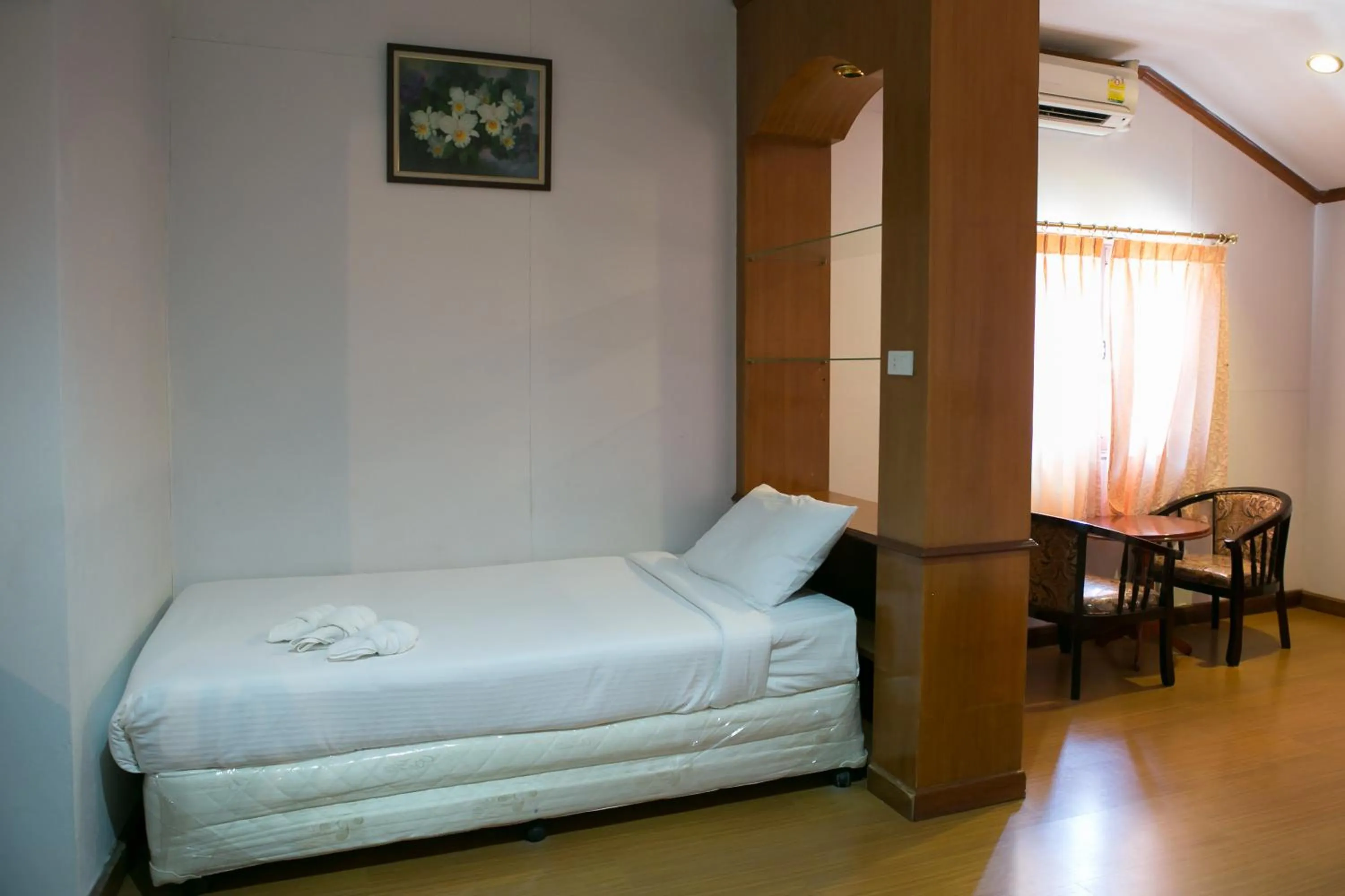 Bed in Haadrin Resort