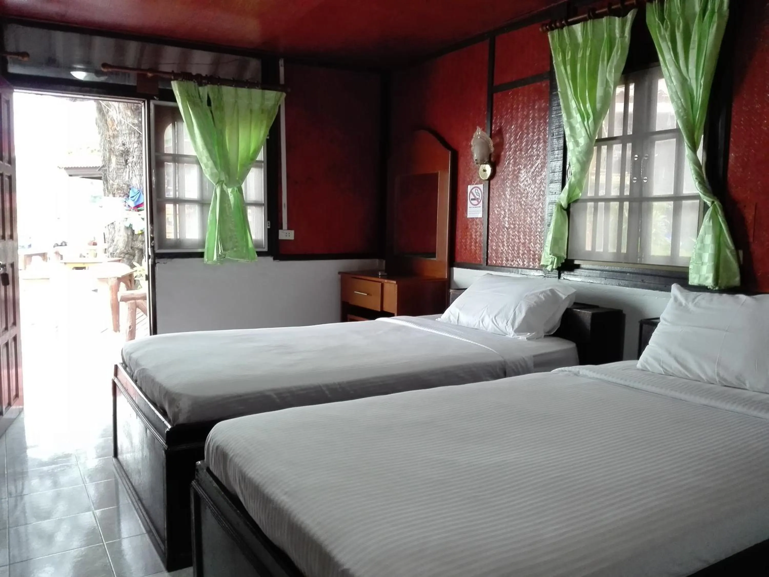 Bed in Haadrin Resort