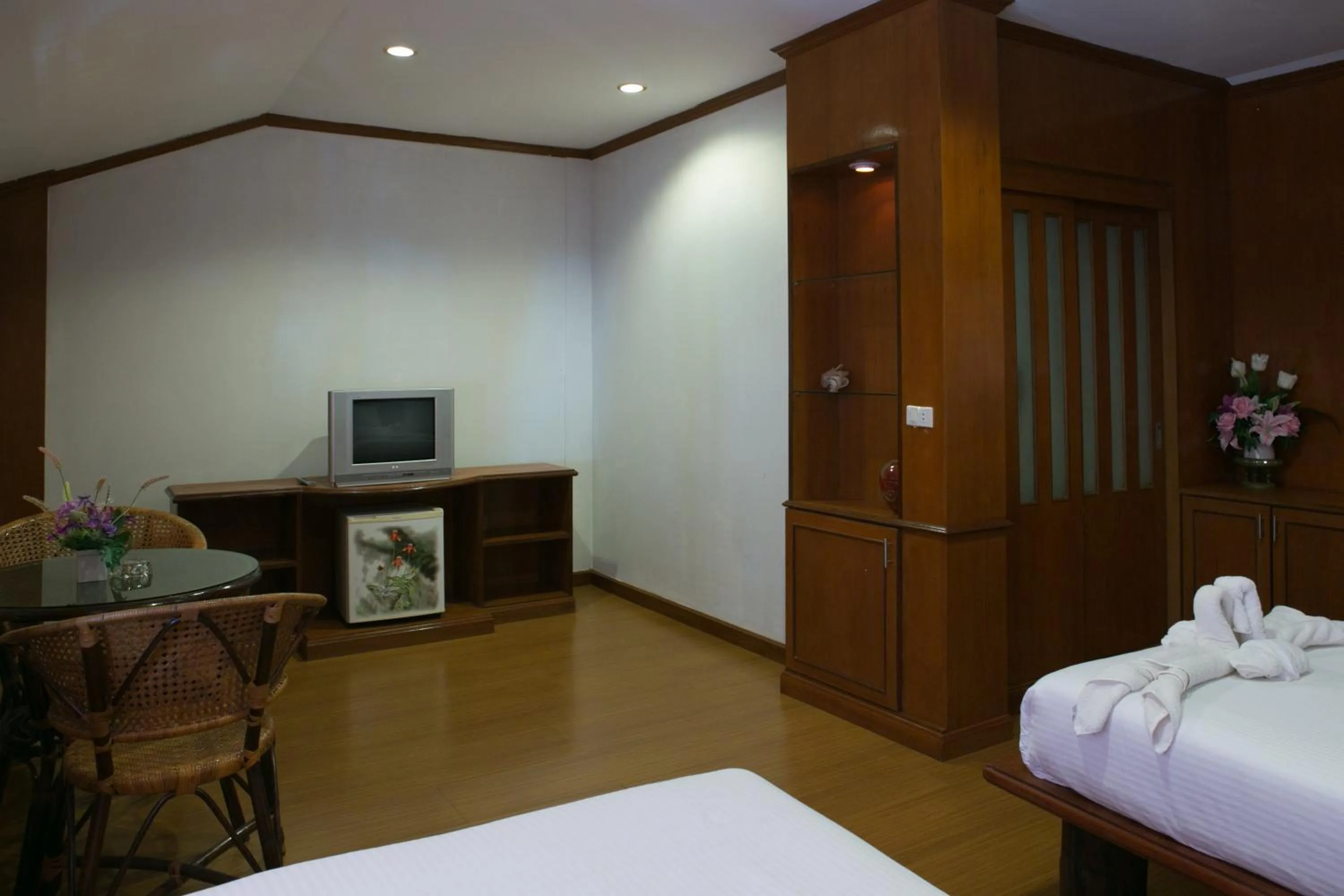 Bed in Haadrin Resort