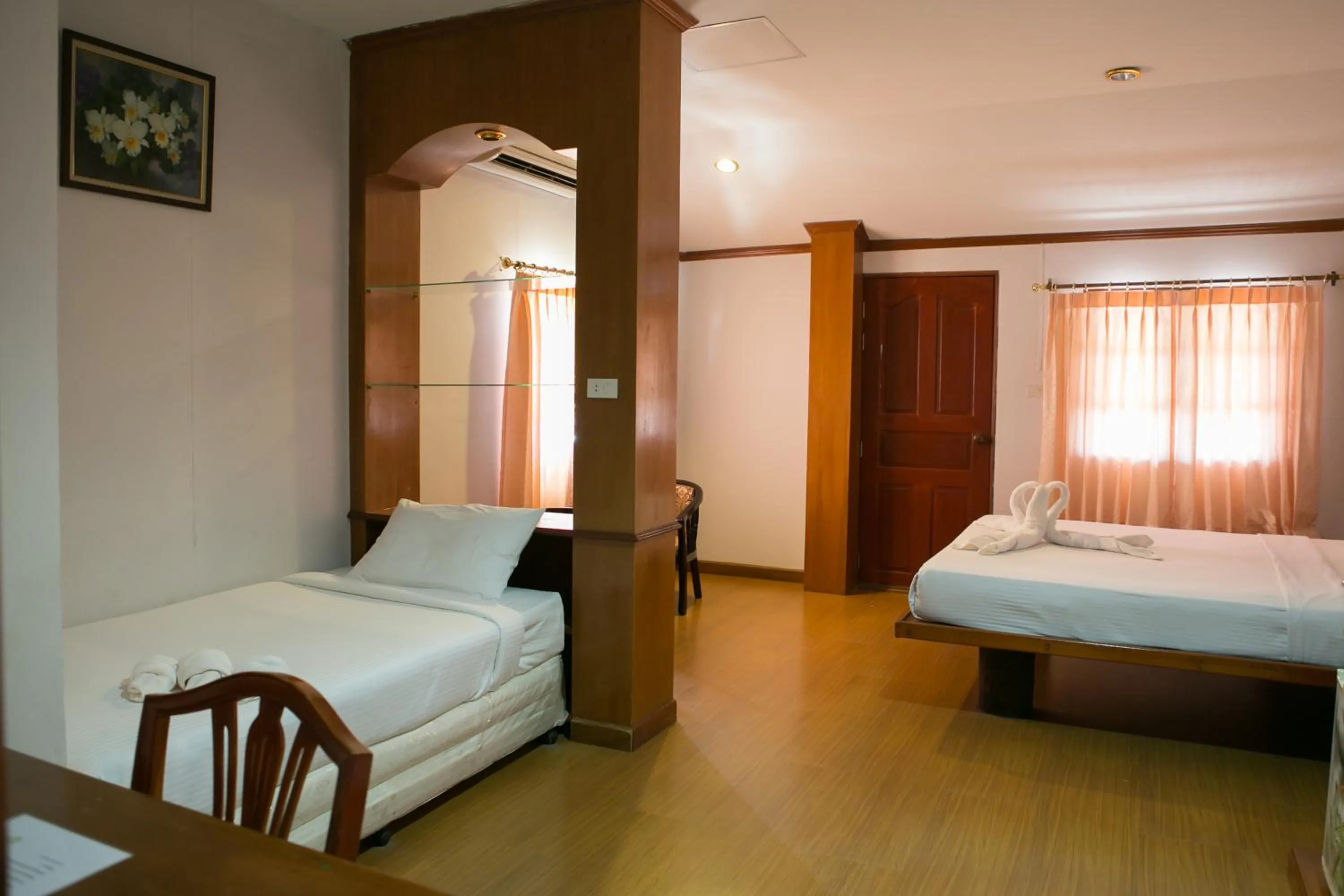 Bed in Haadrin Resort