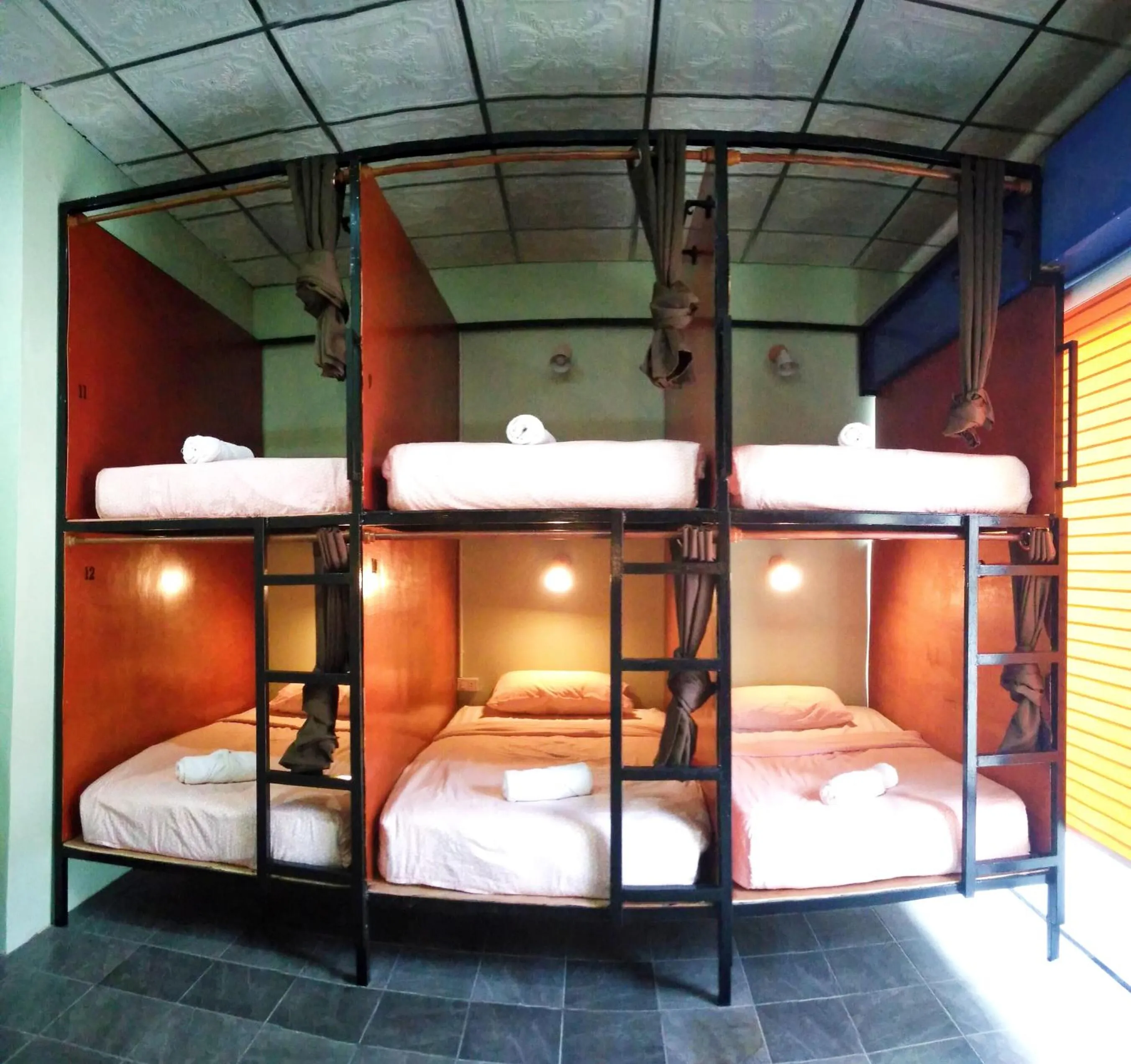 Bed in Haadrin Resort