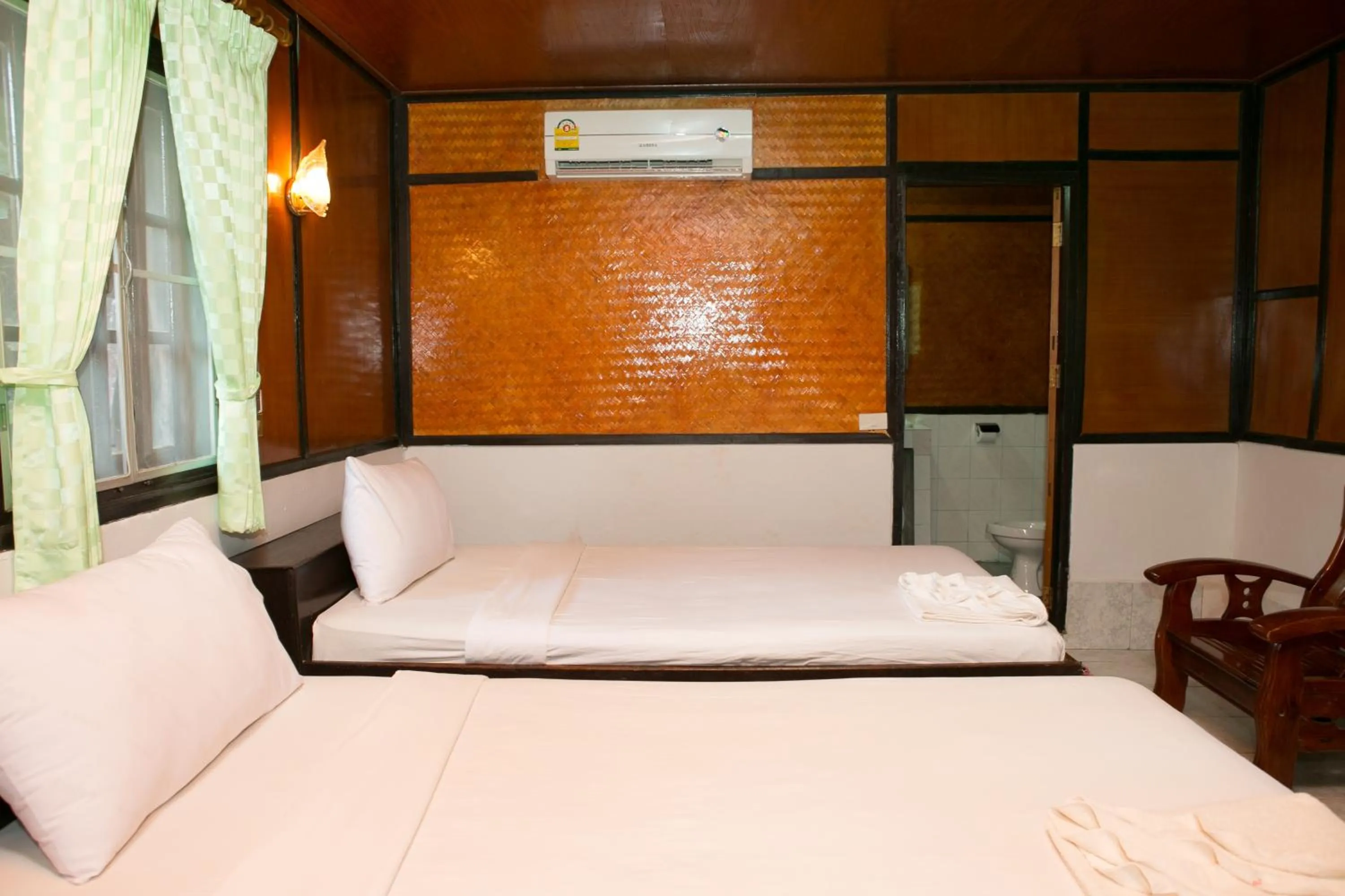 Bed in Haadrin Resort
