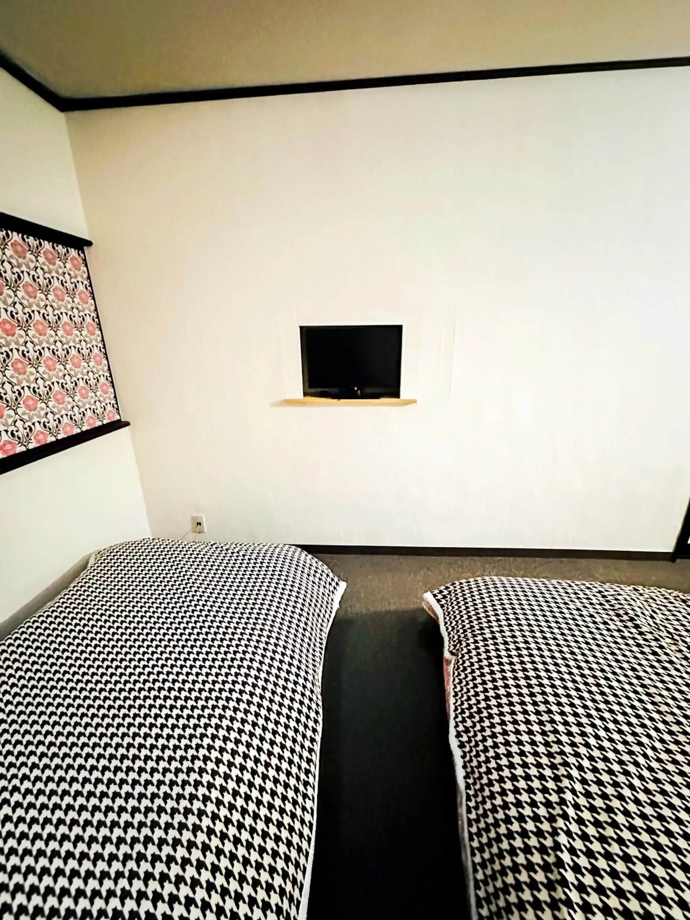 Double Room with Private Bathroom - single occupancy in Hotel Rakusai Double Room with Private Bathroom - single occupancy in Hotel Rakusai