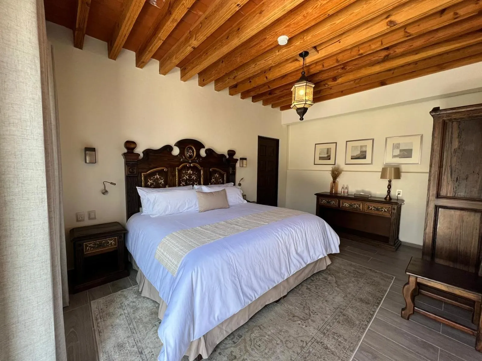 Photo of the whole room, Bed in HOTEL BOUTIQUE CASA CRISTINA