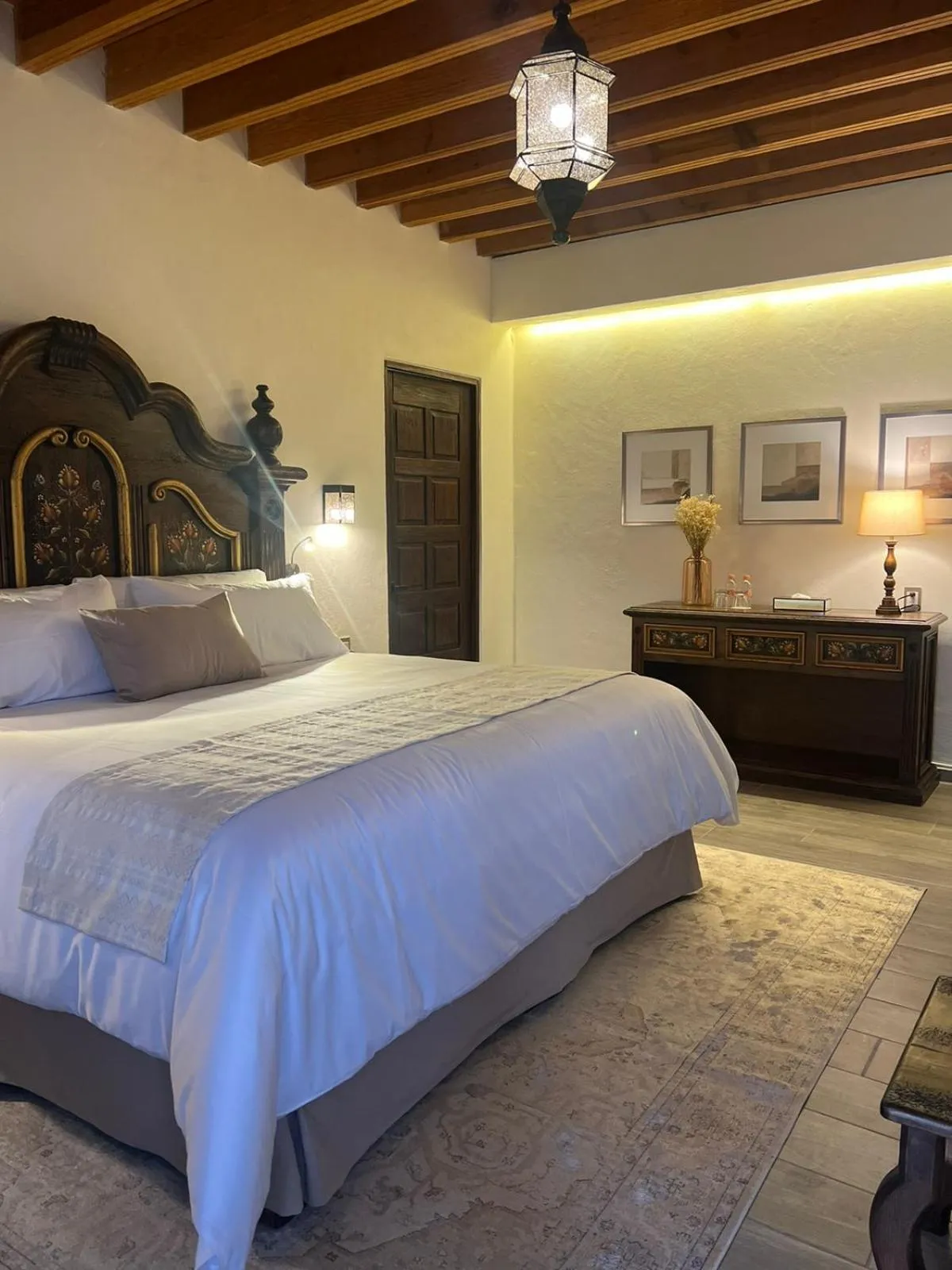Photo of the whole room, Bed in HOTEL BOUTIQUE CASA CRISTINA