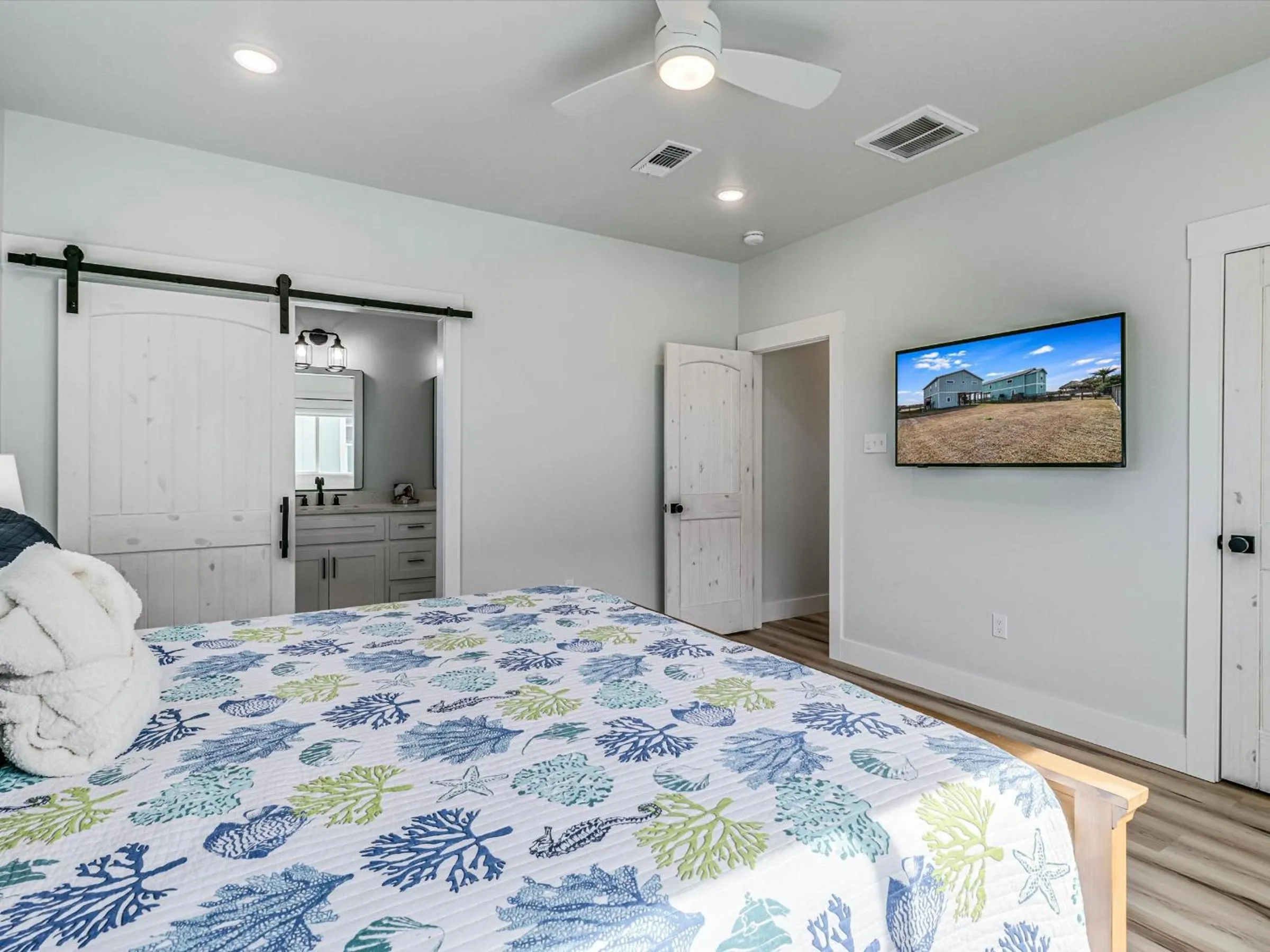 Other, Bed in Cove Harbor Beach House