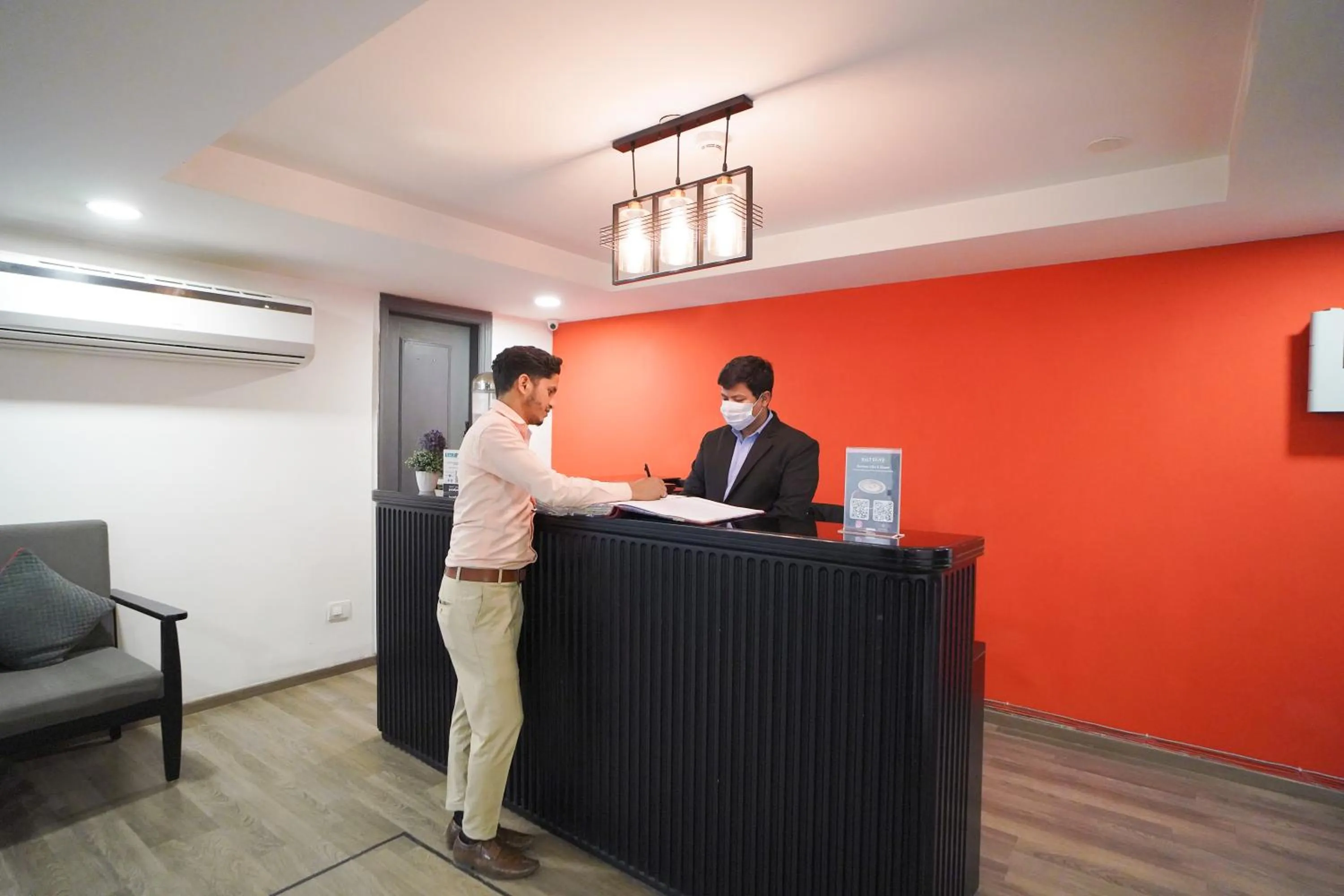 People in Saltstayz Express - Golf Course Road & DLF Phase-1