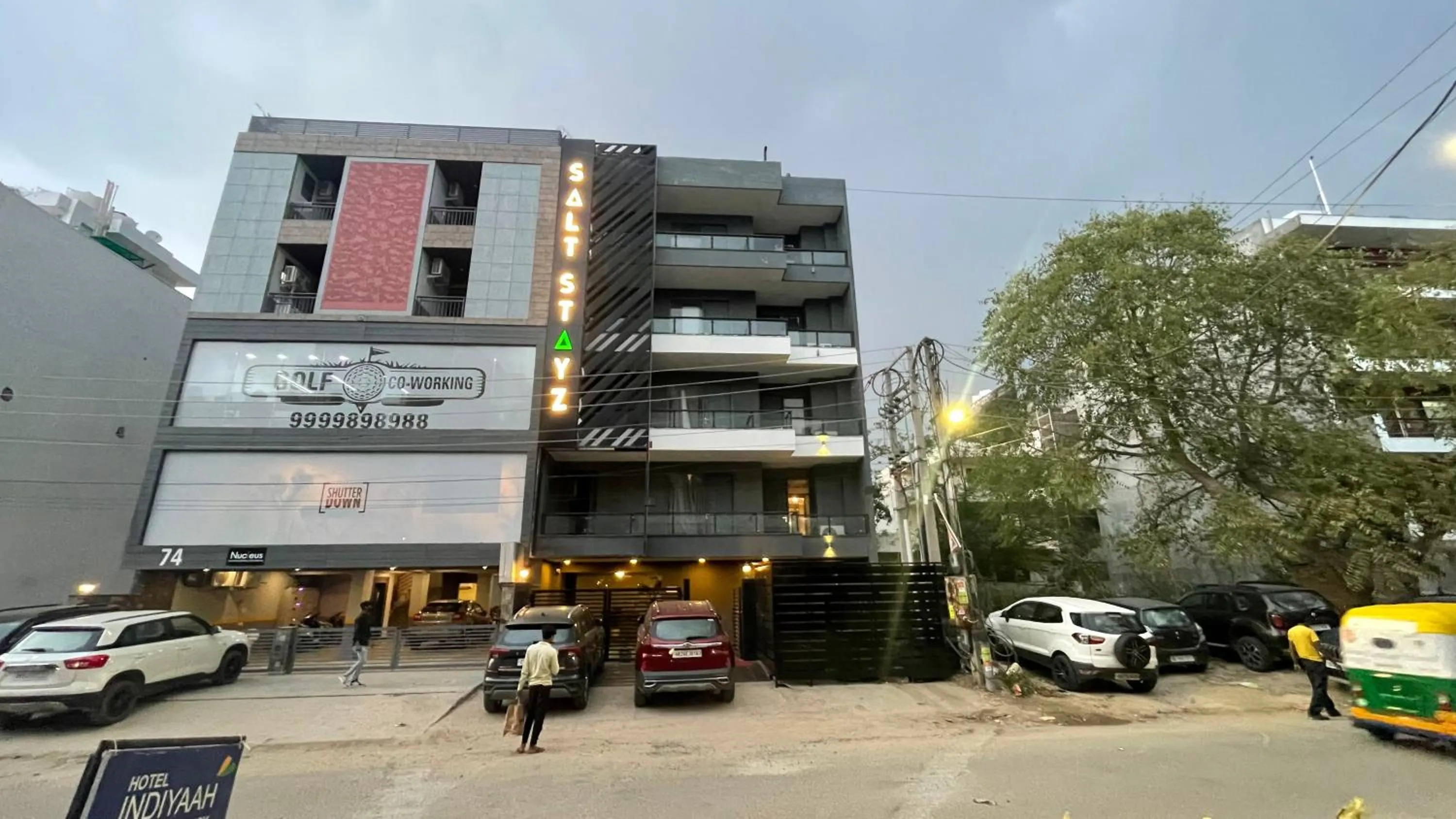 Property building in Saltstayz Express - Golf Course Road & DLF Phase-1