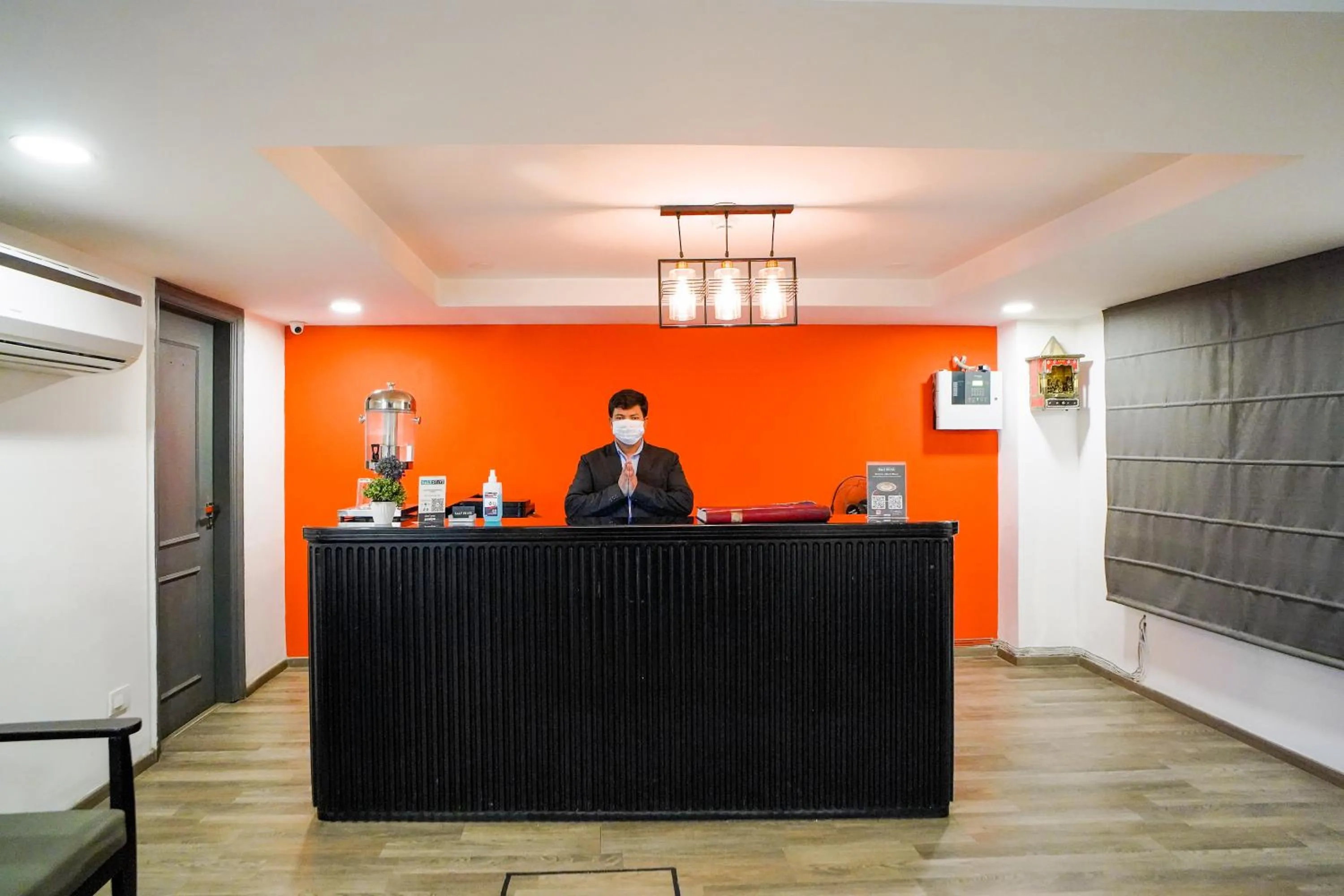 Staff in Saltstayz Express - Golf Course Road & DLF Phase-1