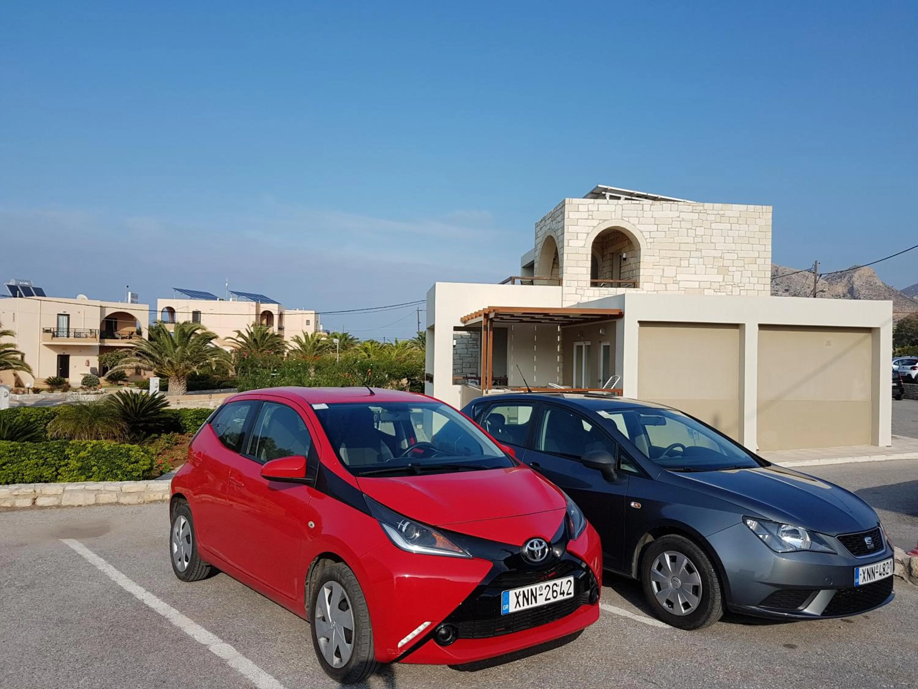 Kavos Hotel & Suites