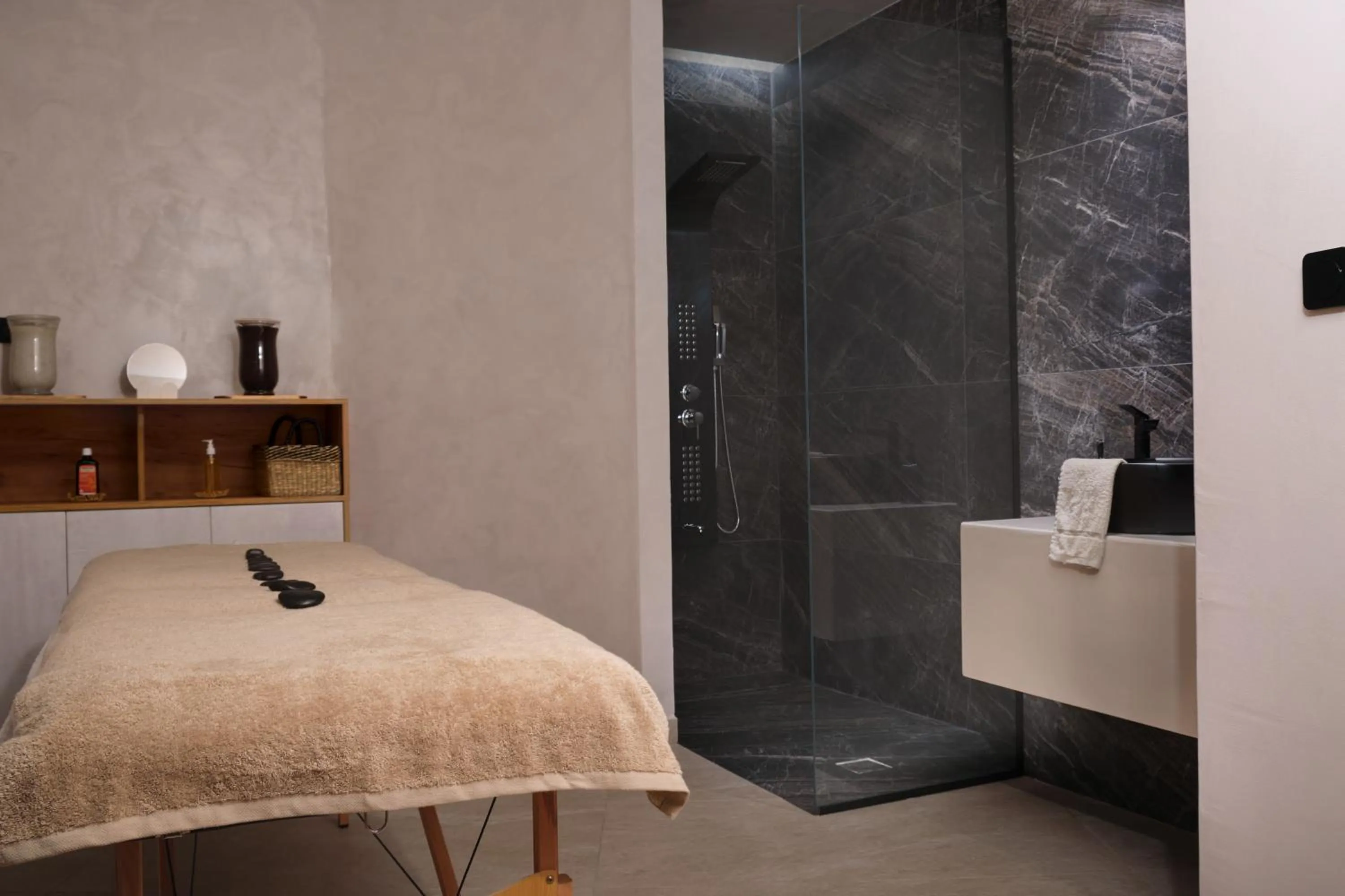 Massage in Kavos Hotel & Suites