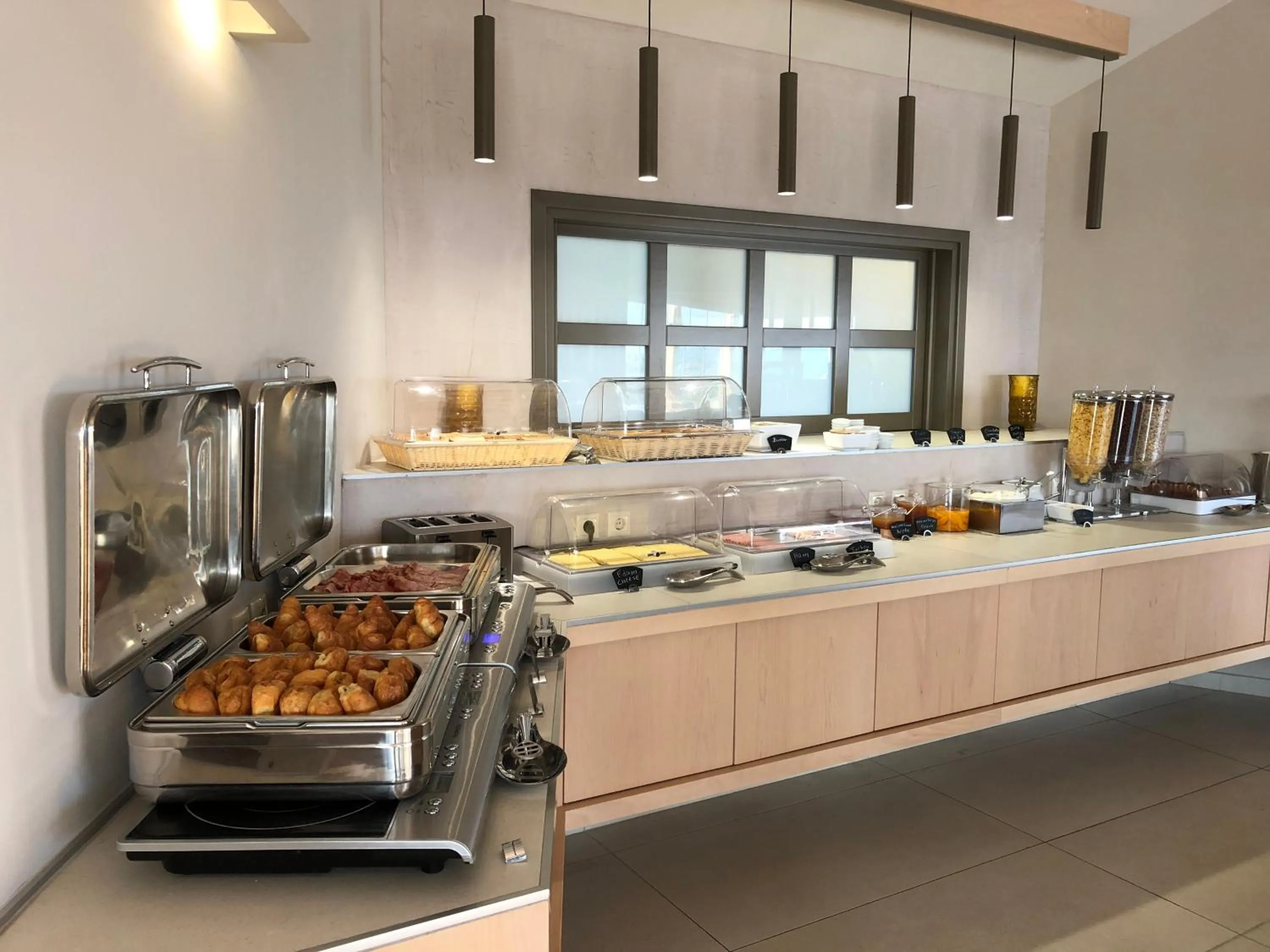 Buffet breakfast in Kavos Hotel & Suites