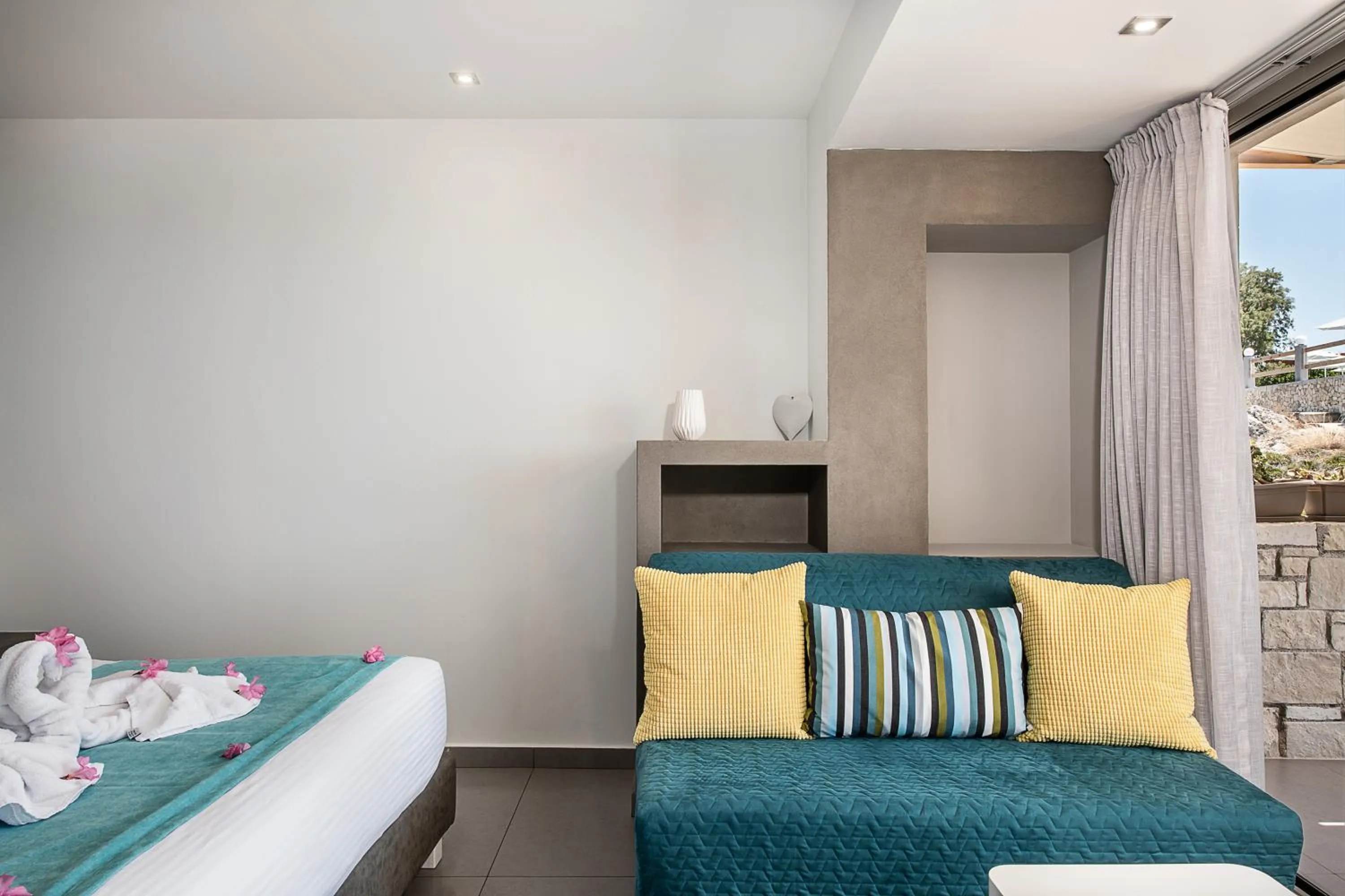 Living room, Bed in Kavos Hotel & Suites