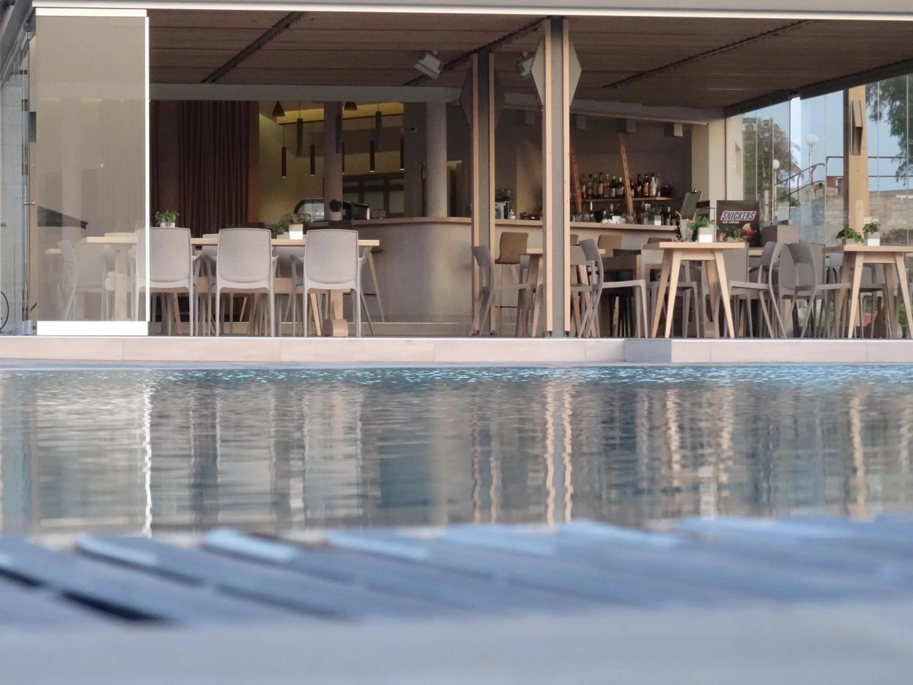 Lounge or bar in Kavos Hotel & Suites