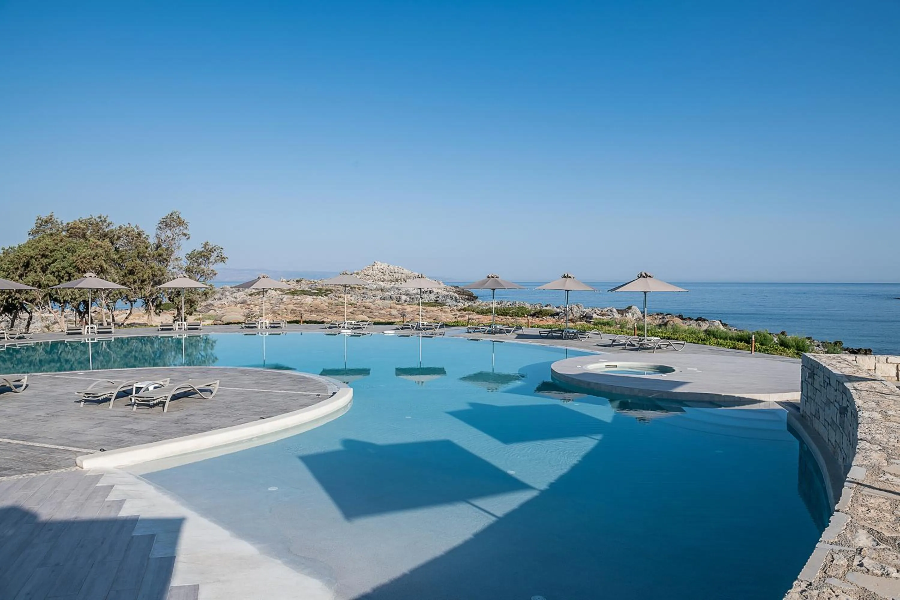 Swimming pool in Kavos Hotel & Suites