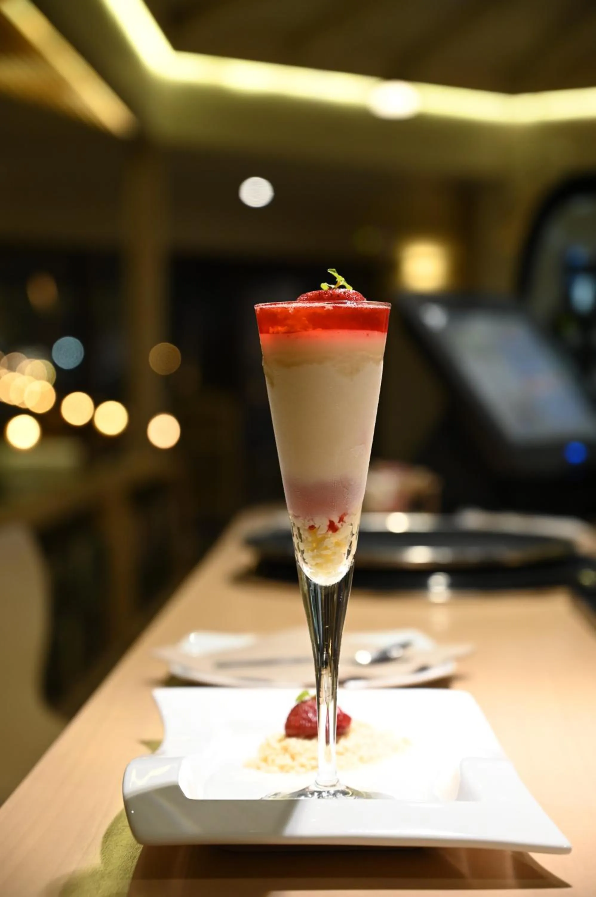 Kavos Hotel & Suites