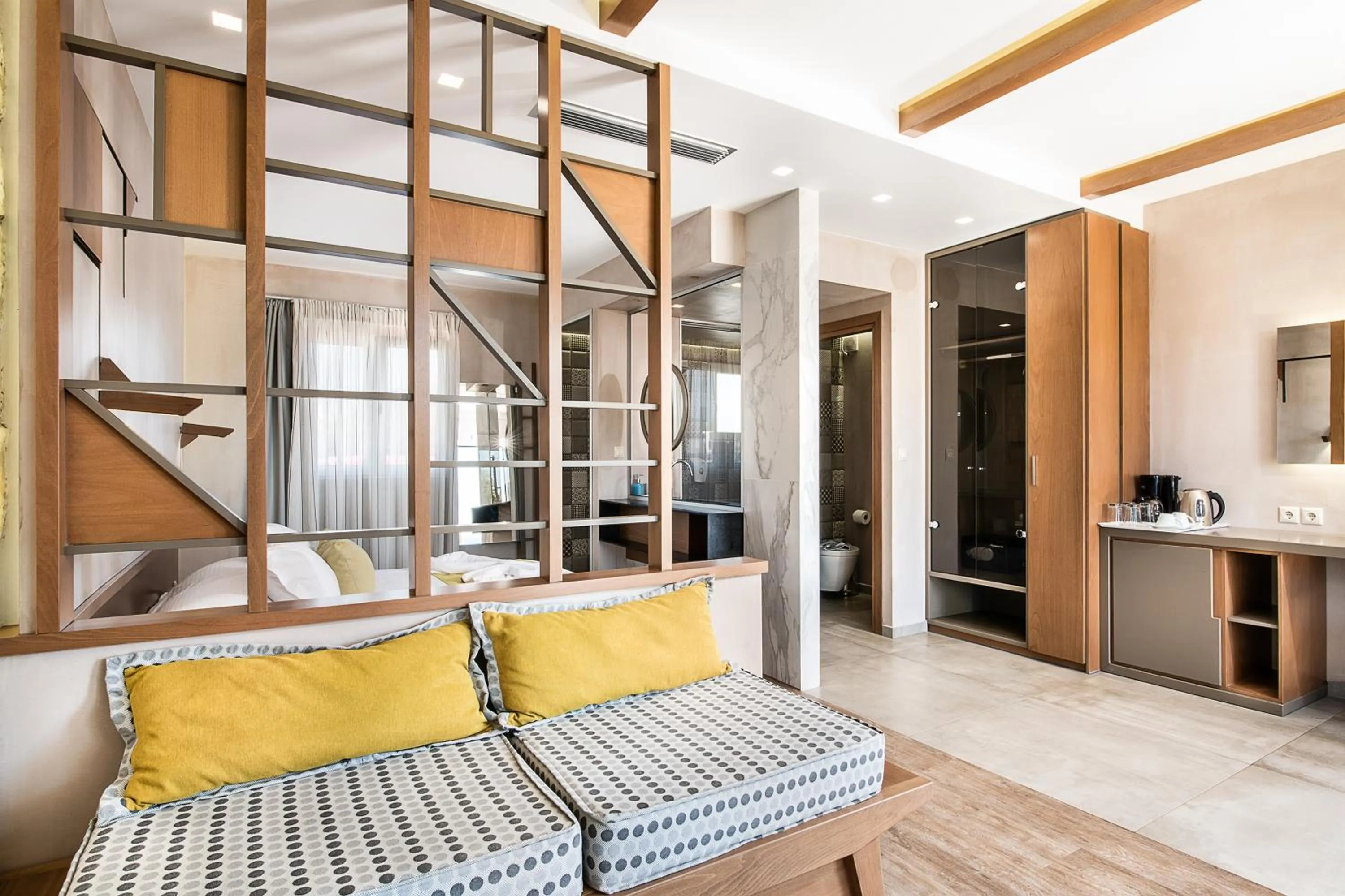 Coffee/tea facilities in Kavos Hotel & Suites