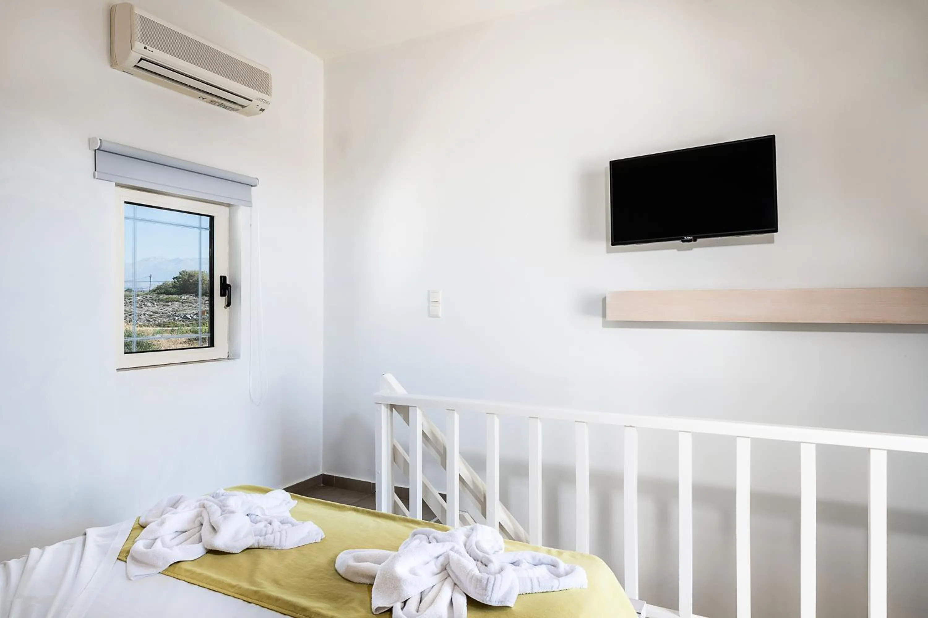 Bedroom, Bed in Kavos Hotel & Suites