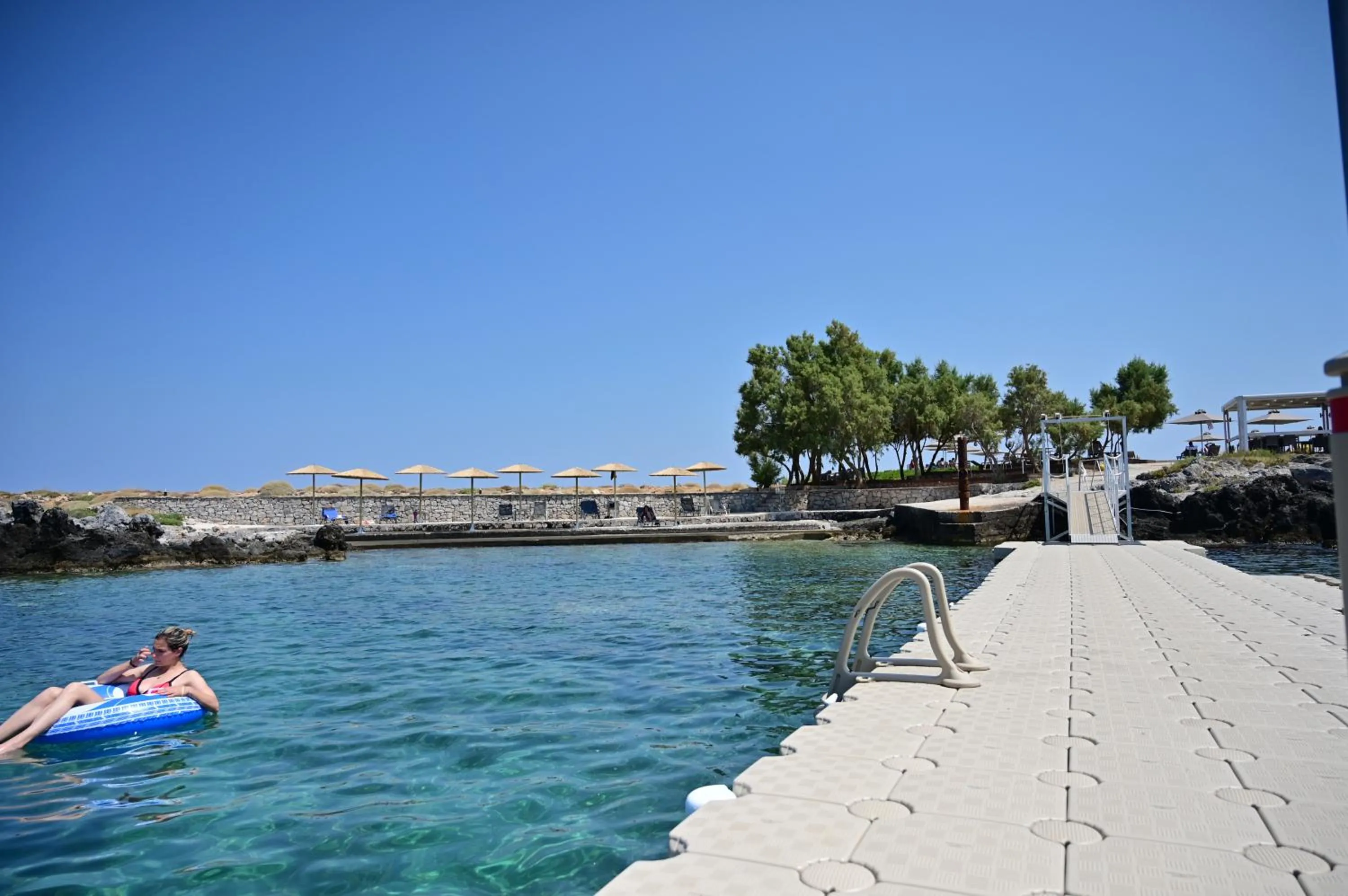 Kavos Hotel & Suites