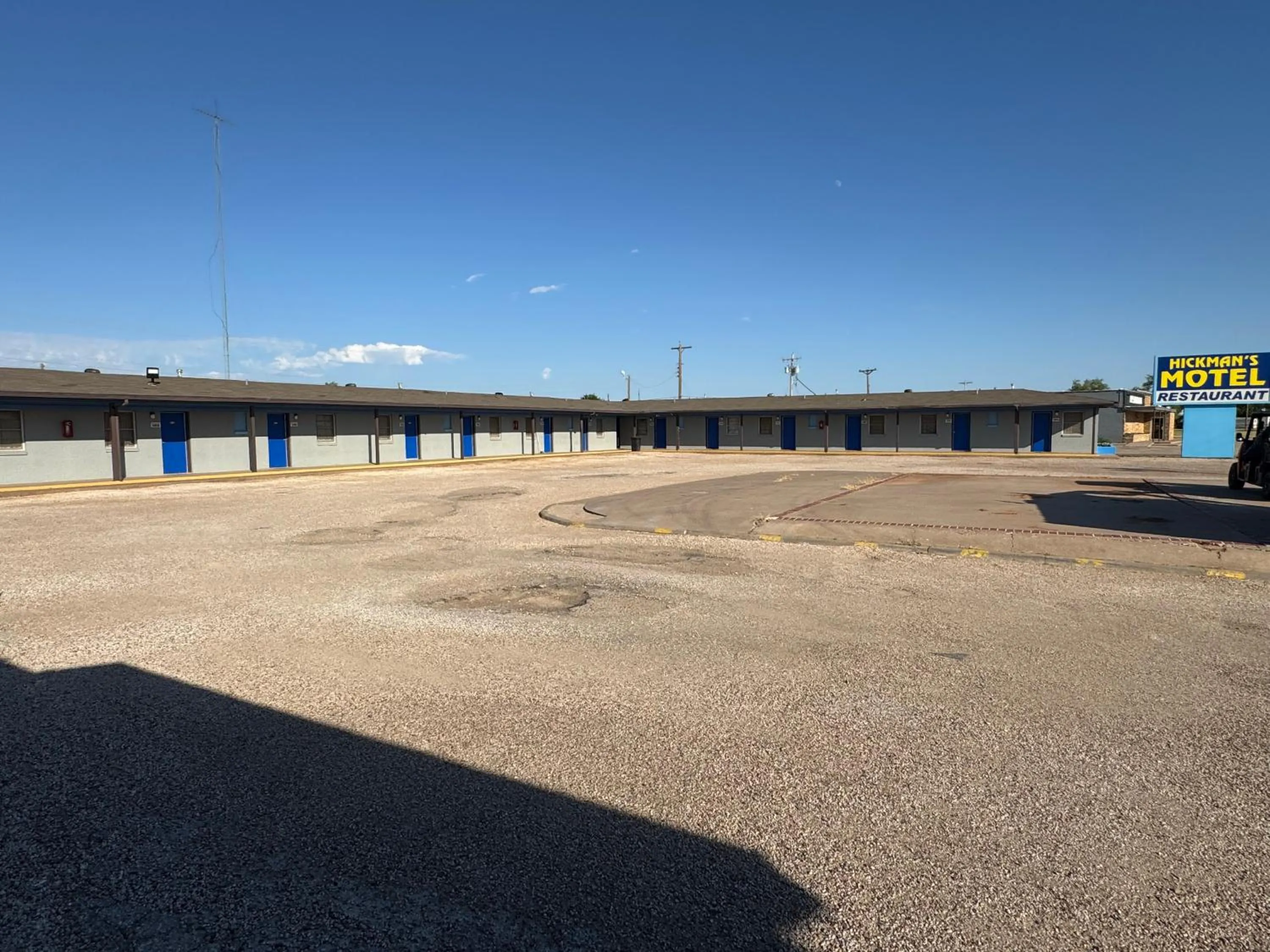 Property building in Hickman’s Motel