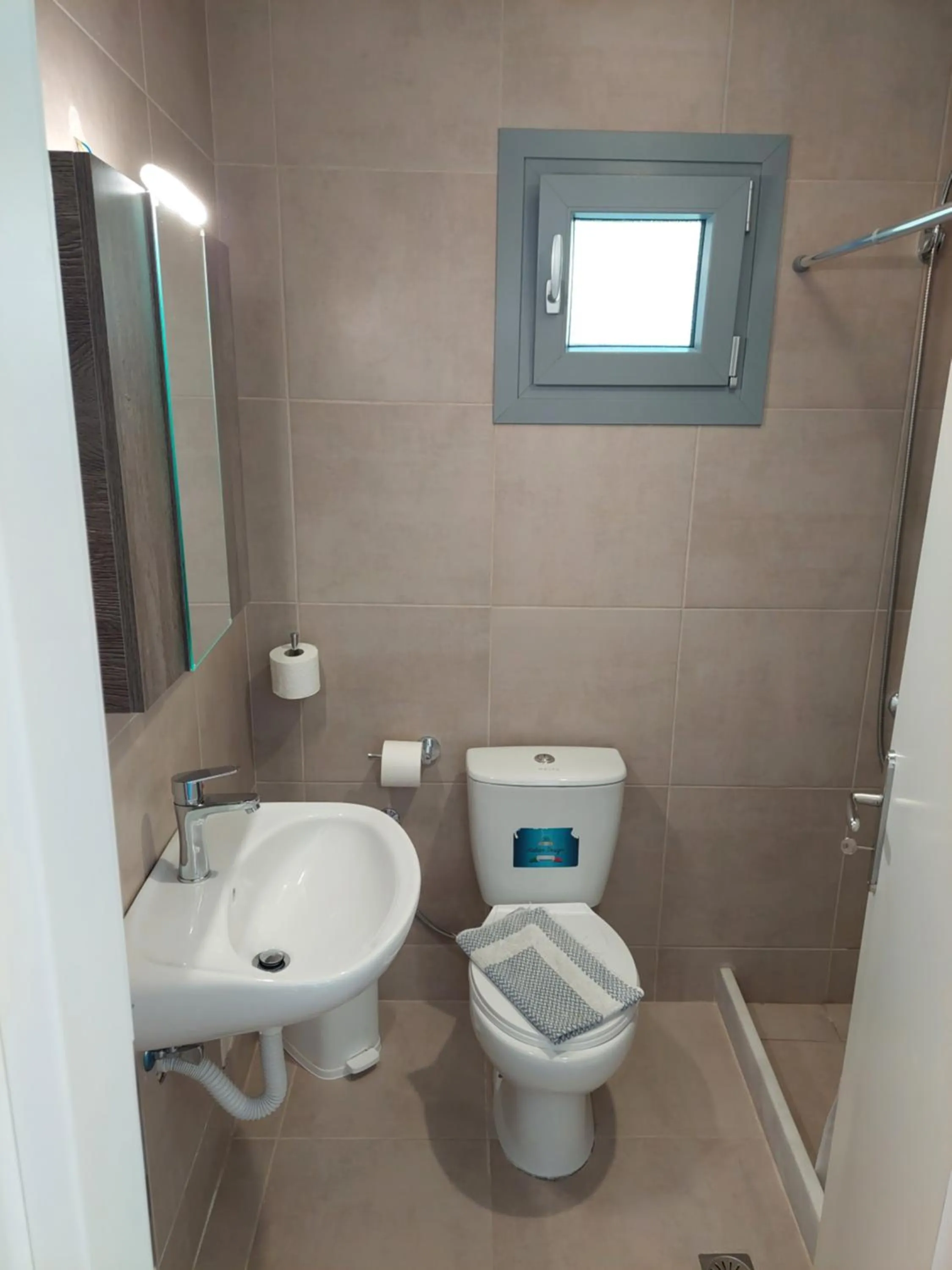 Toilet in Eri Hotel