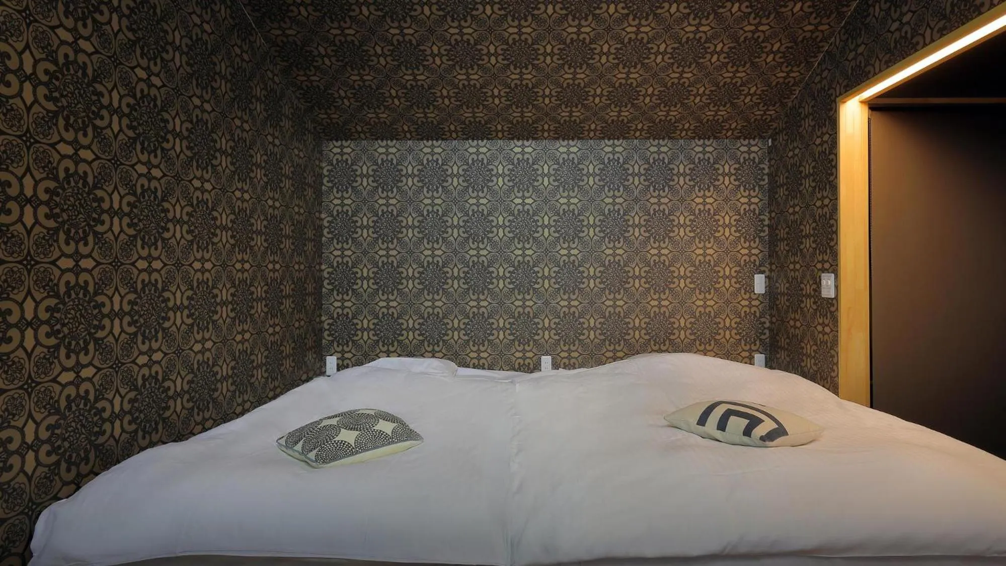 Bed in Onsen Glamping ShimaBlue