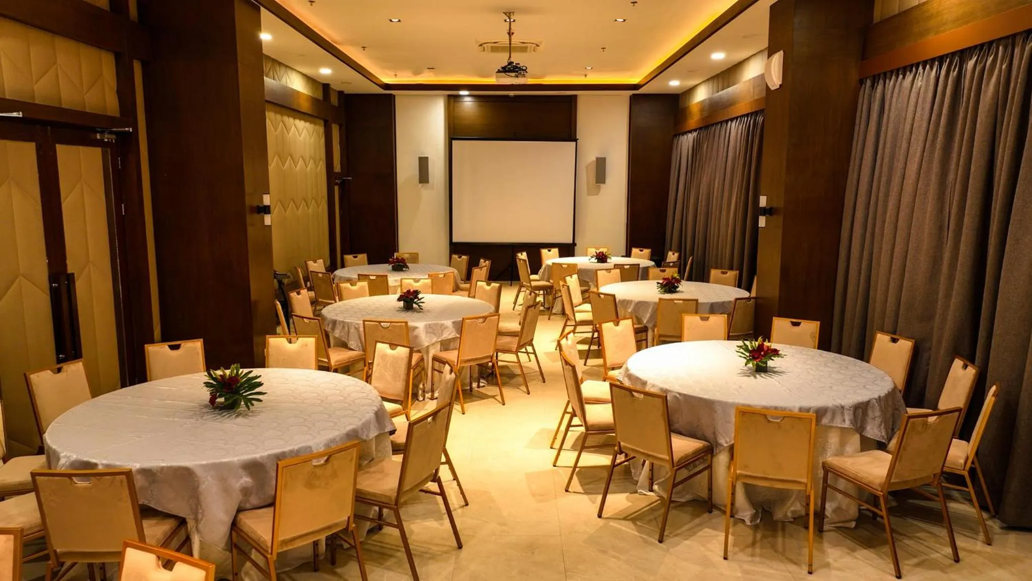 Meeting/conference room in Cebu One Tectona Resort Hotel