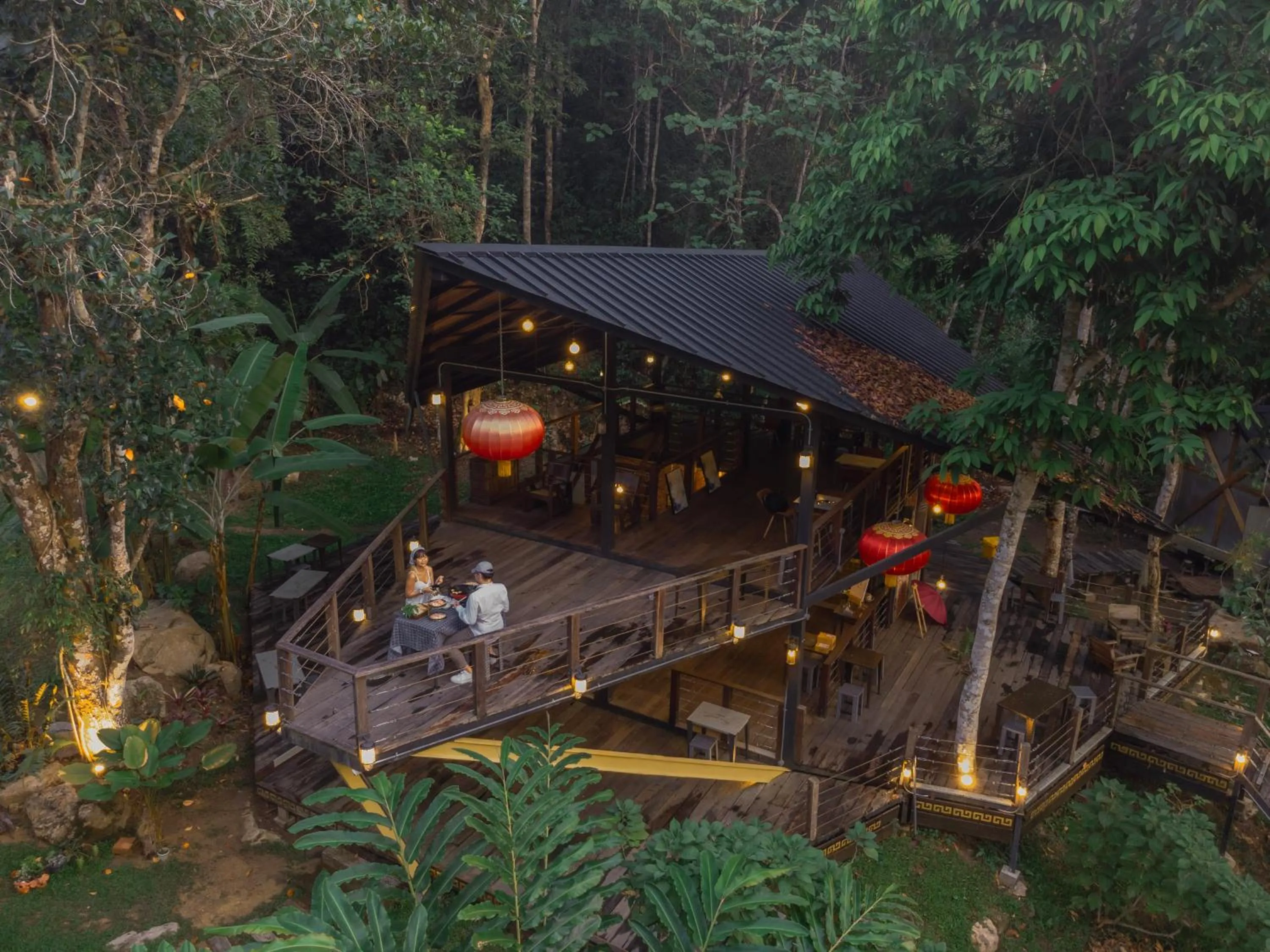 Restaurant/places to eat in Voraman B-One