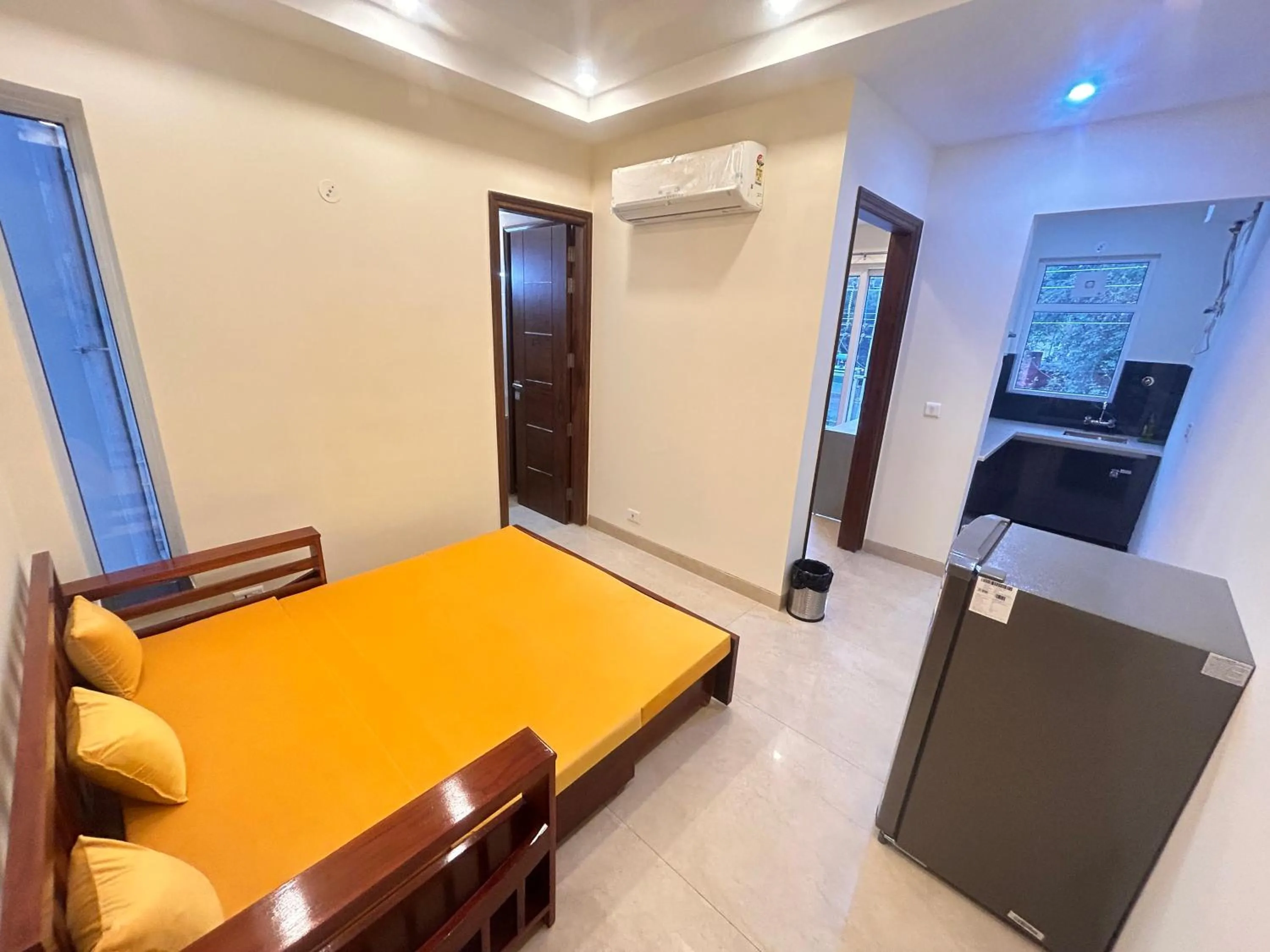 Property building, Bed in Lime Tree 1BHK Serviced Apartment - Medanta Medicity, Gurgaon