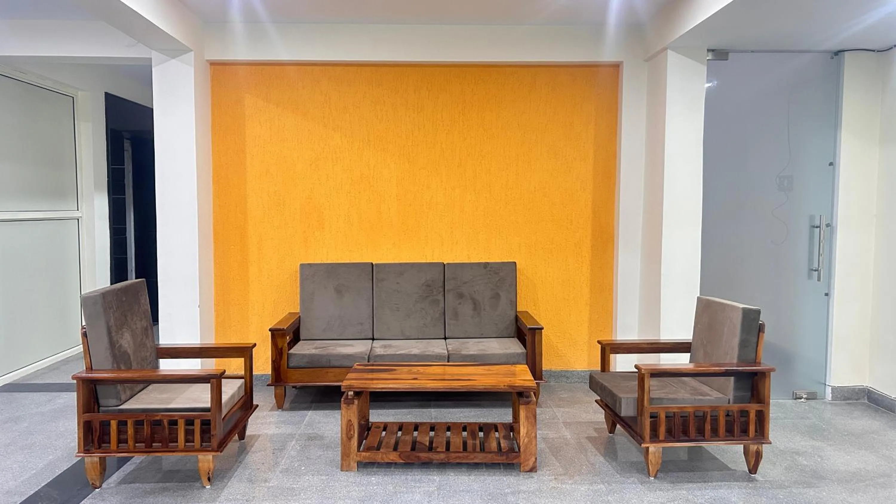 Lobby or reception in Lime Tree 1BHK Serviced Apartment - Medanta Medicity, Gurgaon