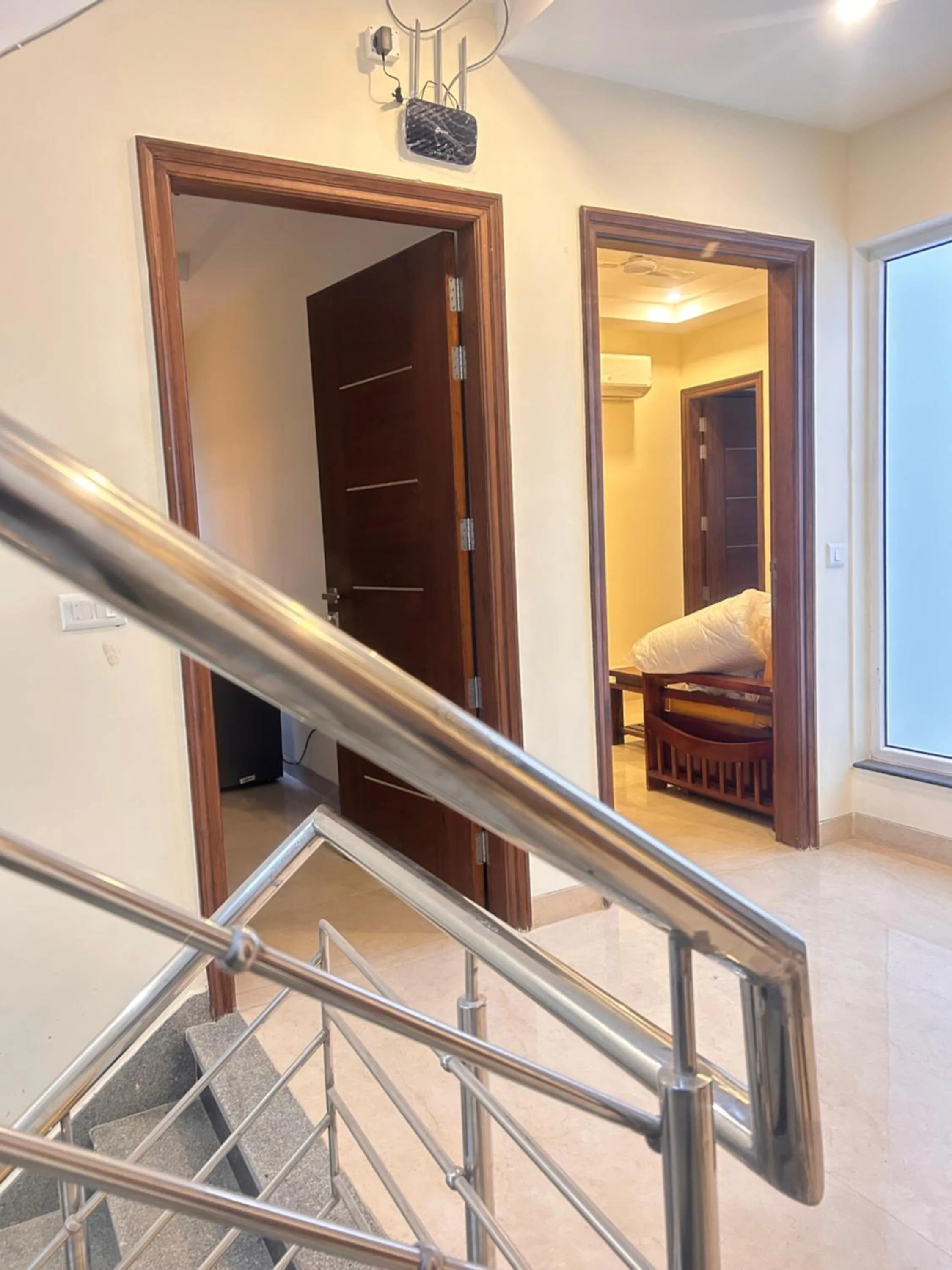 Property building, Bed in Lime Tree 1BHK Serviced Apartment - Medanta Medicity, Gurgaon