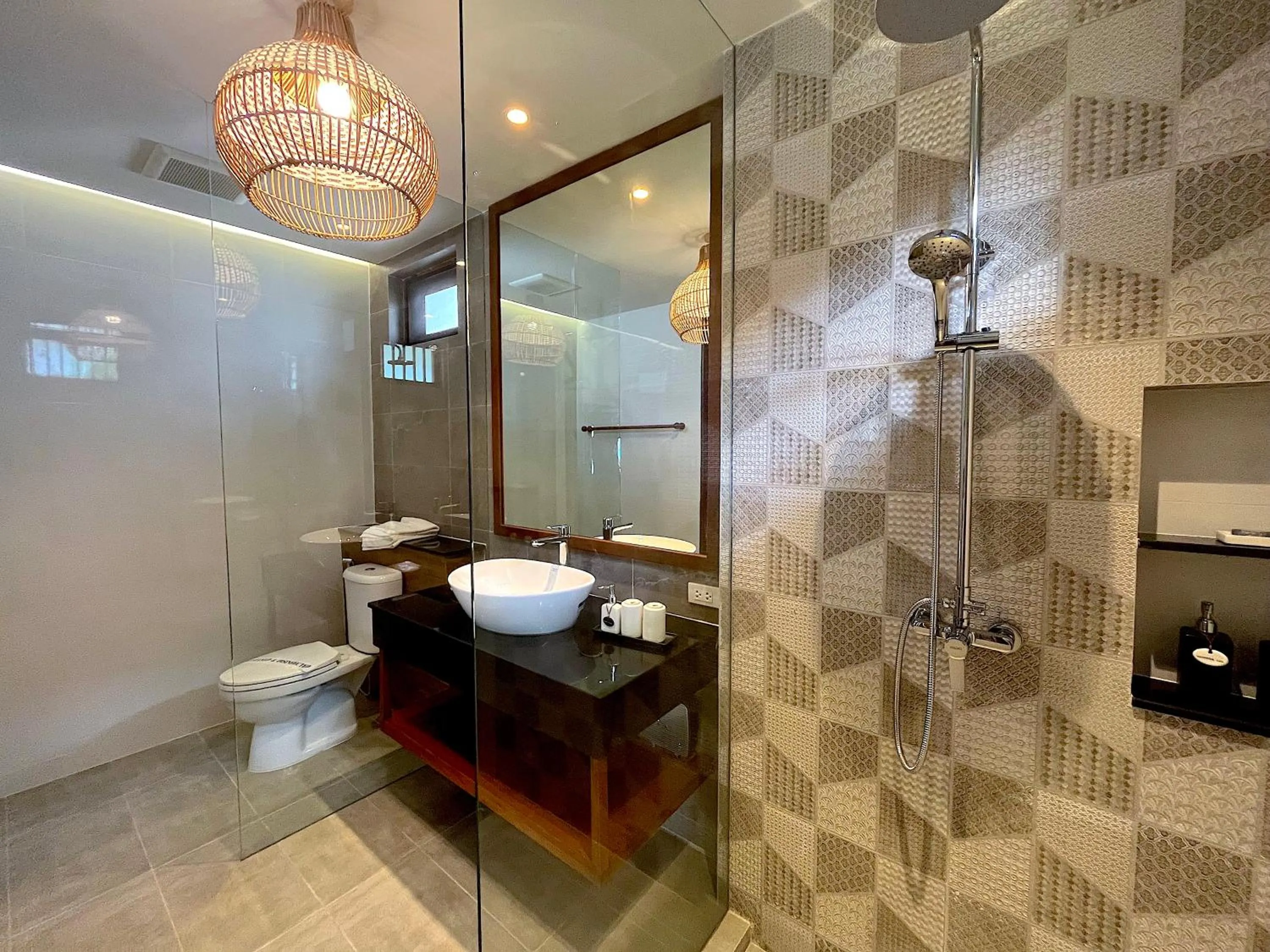 Toilet in Treeya Lanta