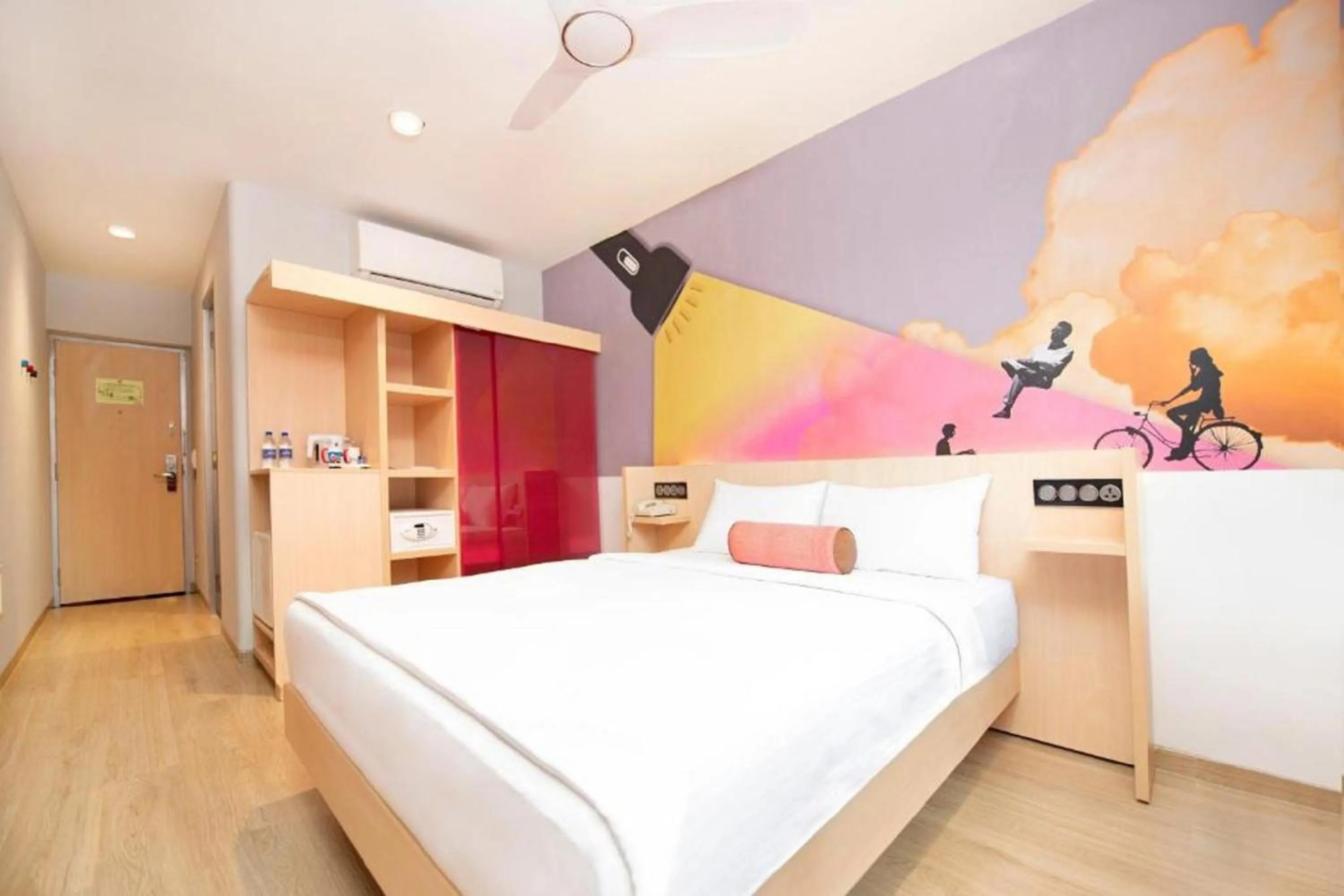 Bedroom, Bed in Ginger Chandigarh, Zirakpur