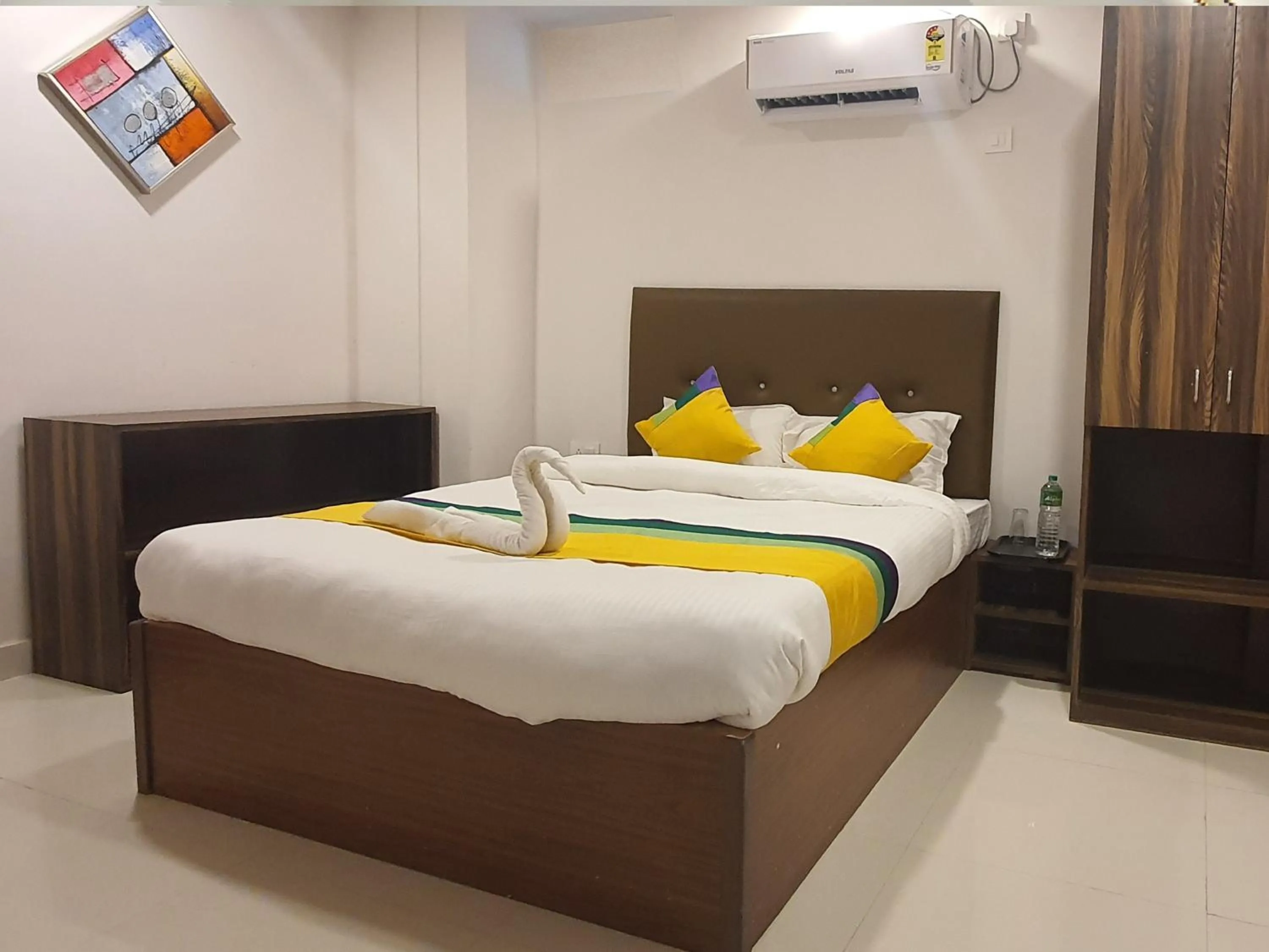 Photo of the whole room, Bed in Hotel Soneva Inn