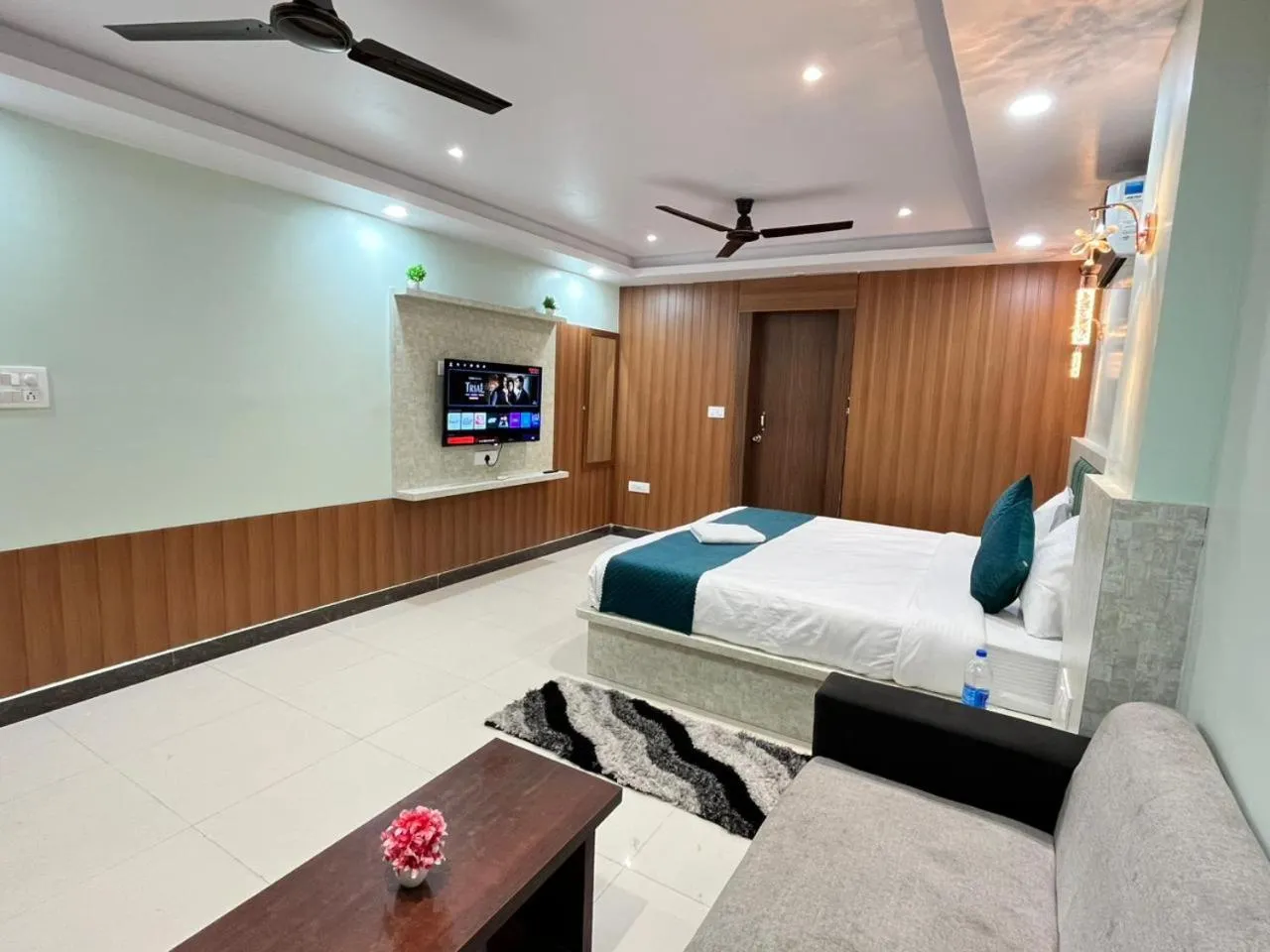 Bed in Hotel Soneva Inn