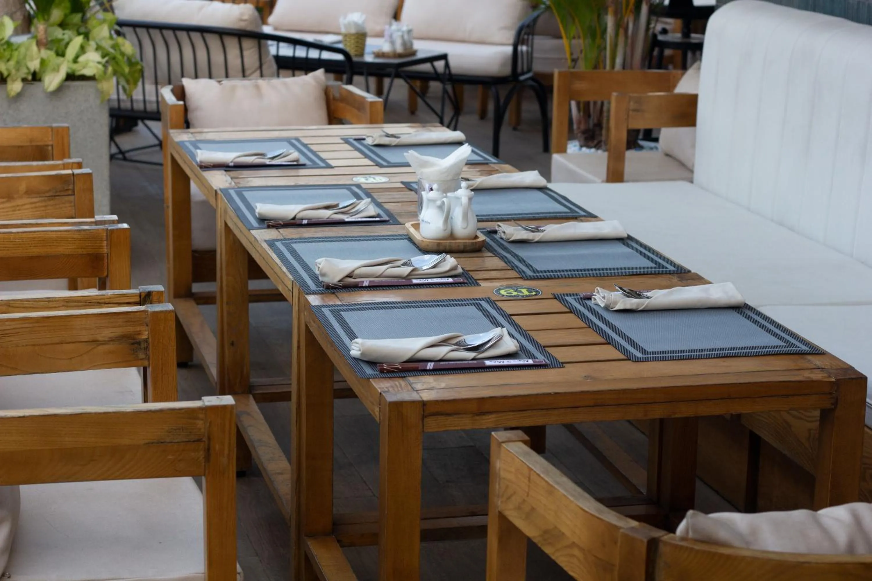 Restaurant/places to eat in Ngon Avatar Hotel