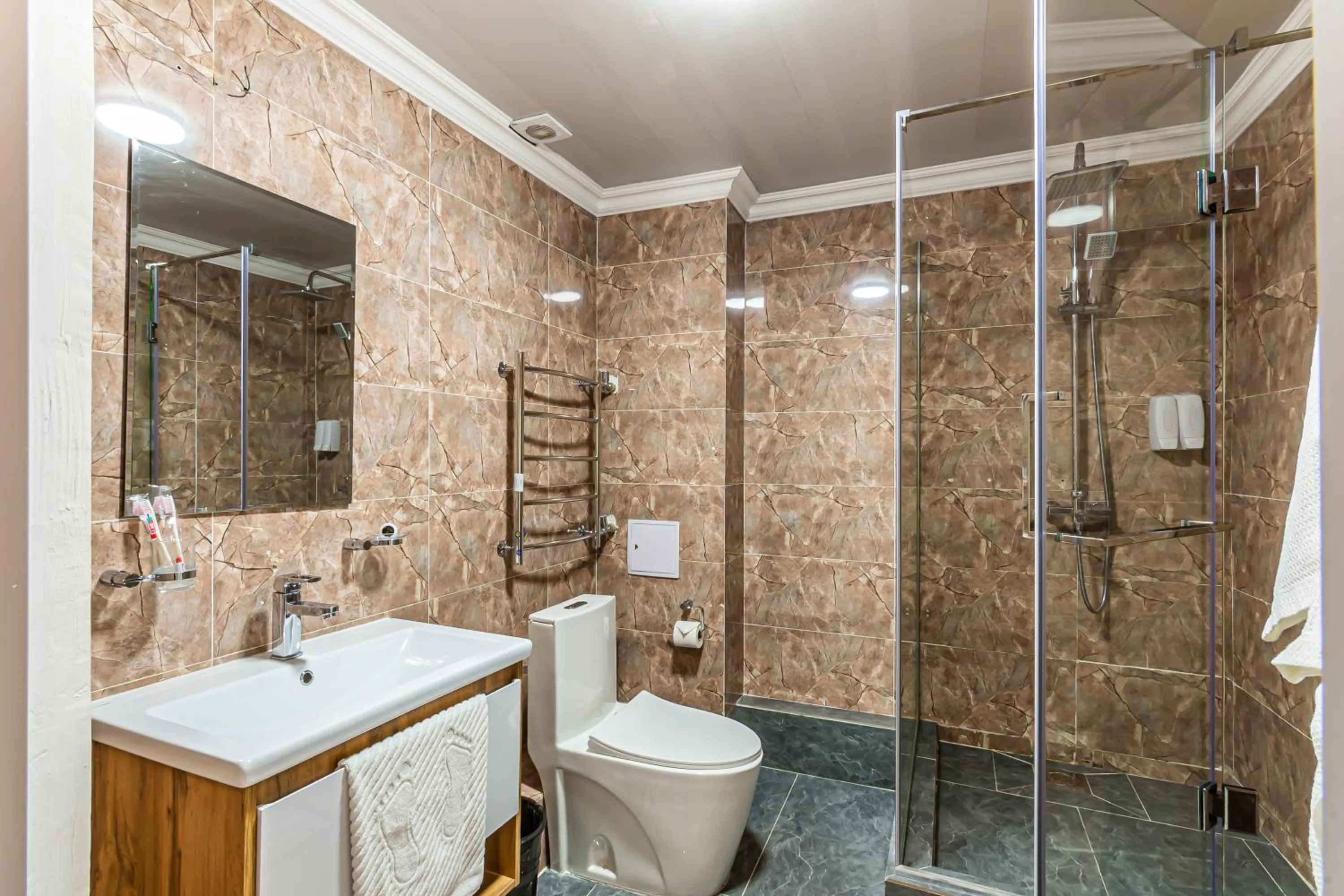 Shower in Oscar Hotel by AG Hotels Group