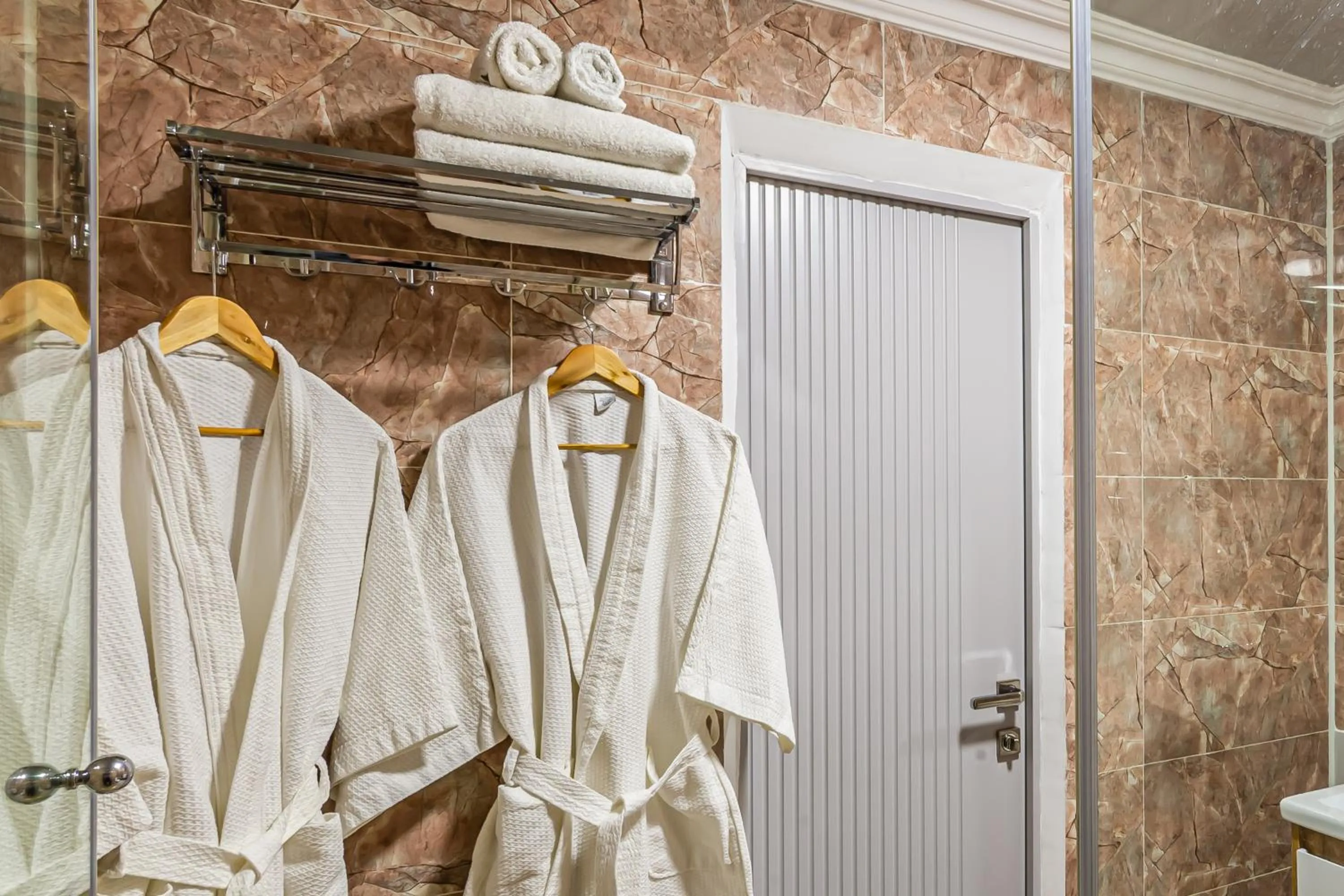 Shower in Oscar Hotel by AG Hotels Group