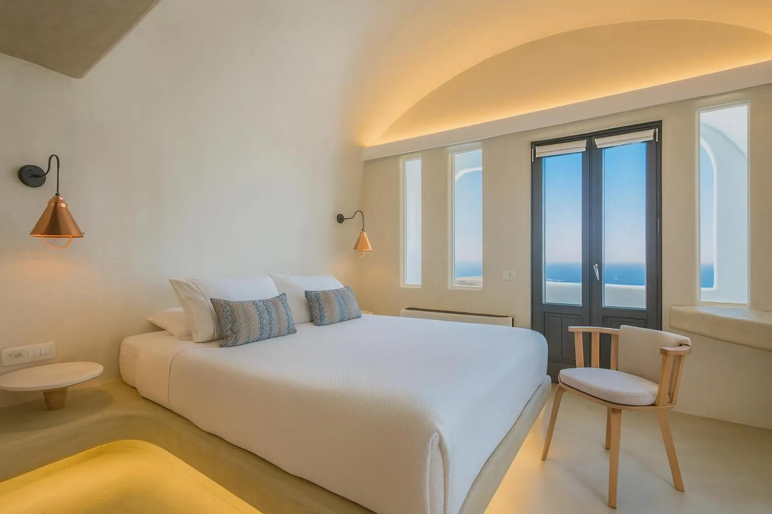 Photo of the whole room, Bed in Chic Hotel Santorini