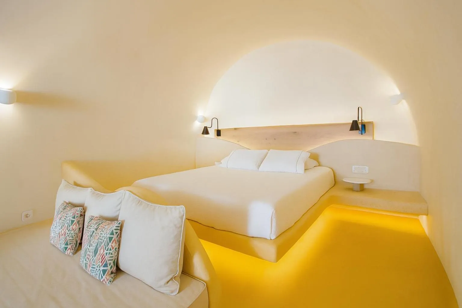 Bedroom, Bed in Chic Hotel Santorini