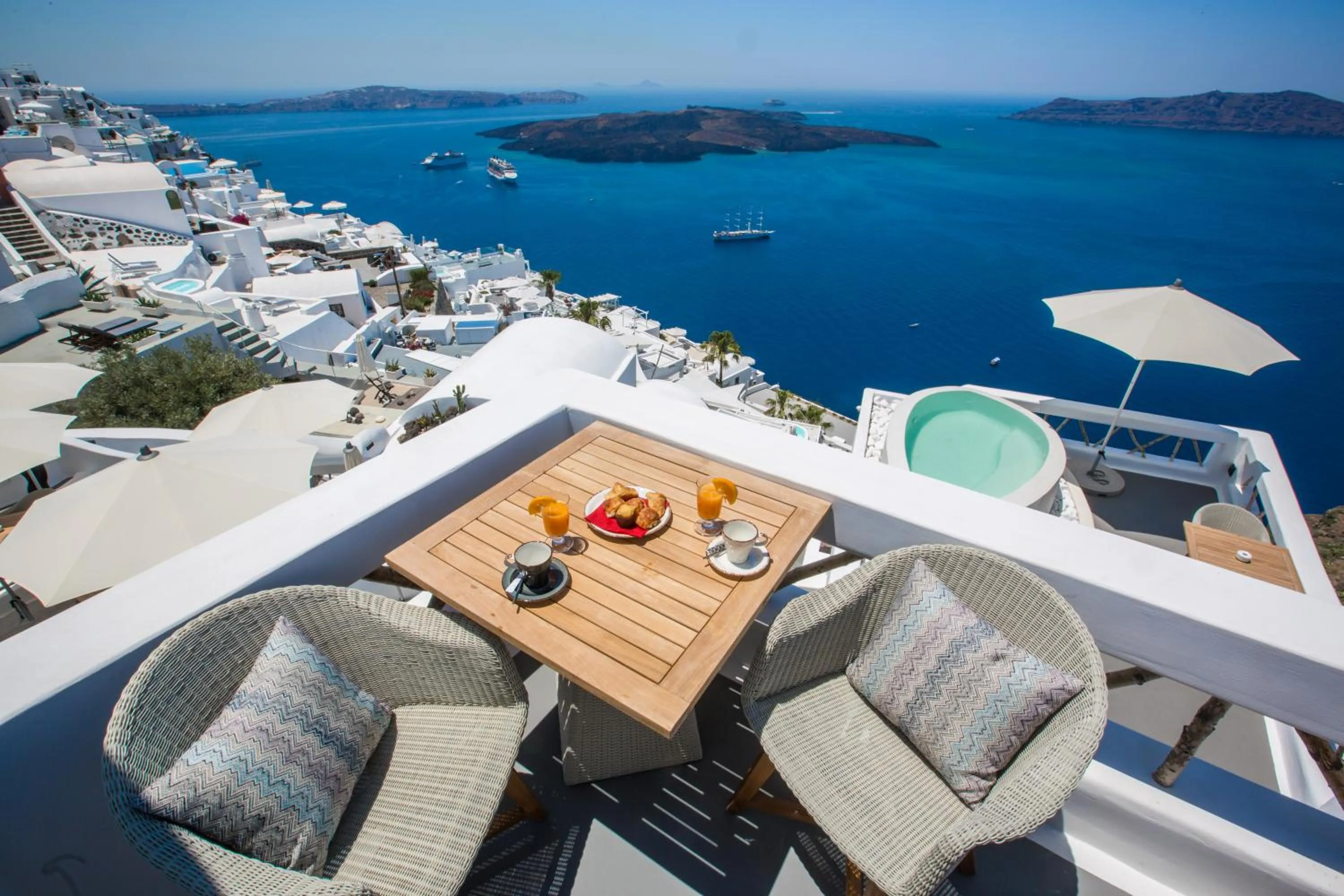 Sea view in Chic Hotel Santorini
