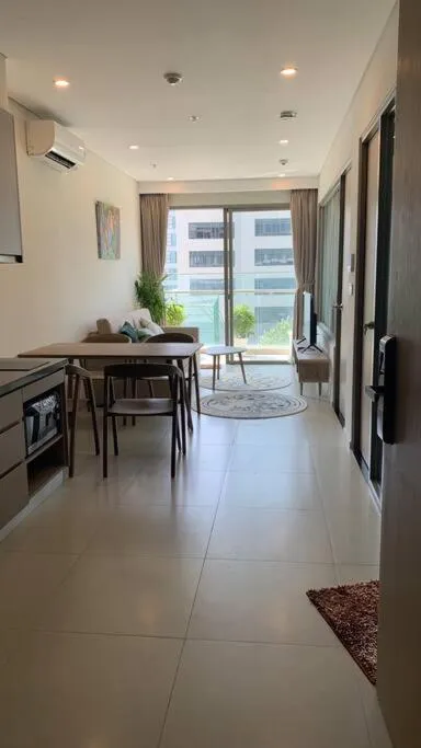 The Song, Luxury apartment